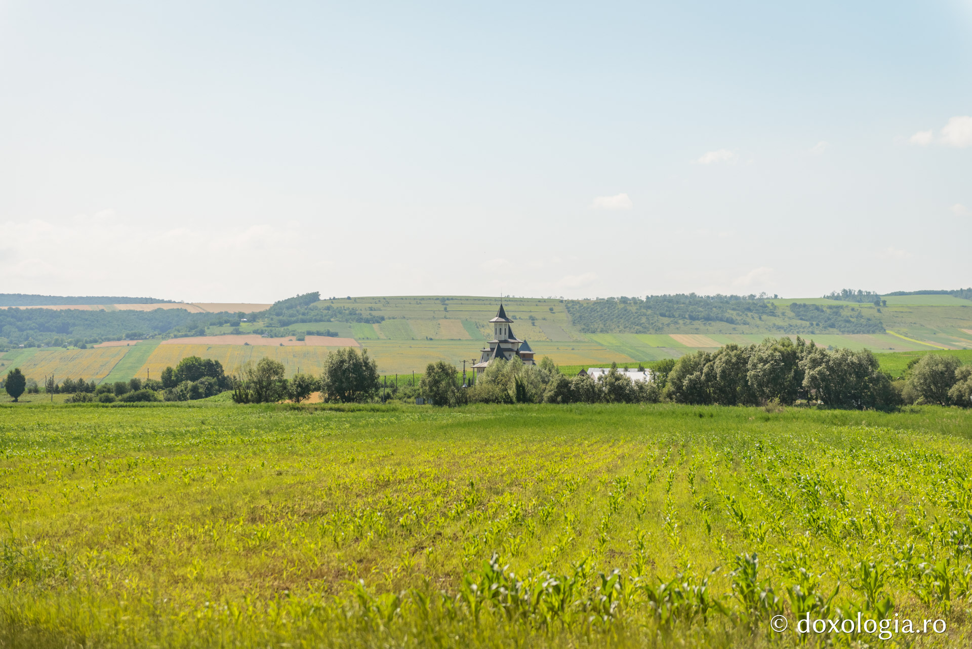 Mănăstirea Parincea (galerie FOTO)