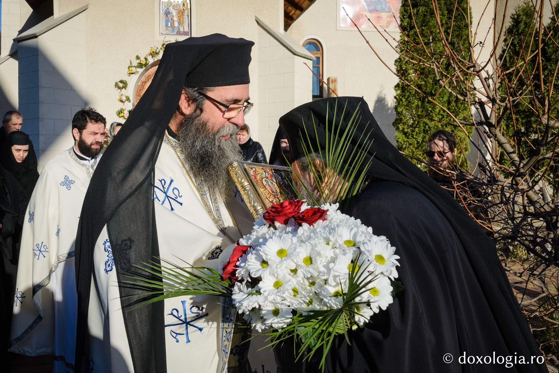 Hram la Mănăstirea Peștera: „Omul este chemat să devină templu al Duhului Sfânt”