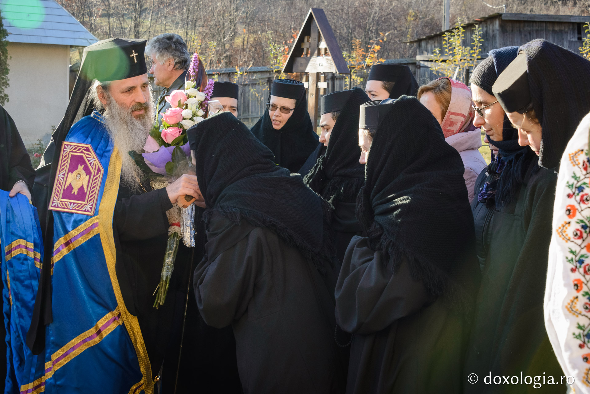 Hram la Mănăstirea Peștera: „Omul este chemat să devină templu al Duhului Sfânt”