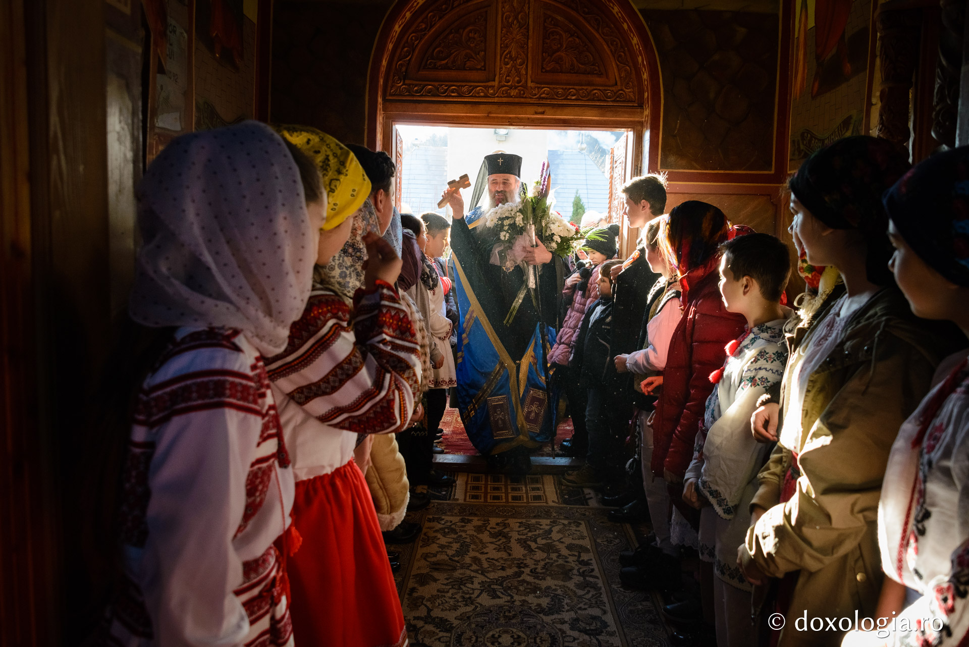 Hram la Mănăstirea Peștera: „Omul este chemat să devină templu al Duhului Sfânt”