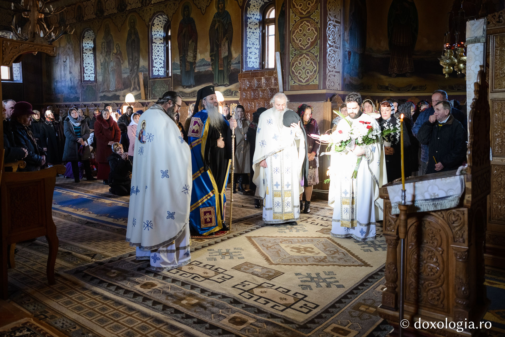 Hram la Mănăstirea Peștera: „Omul este chemat să devină templu al Duhului Sfânt”