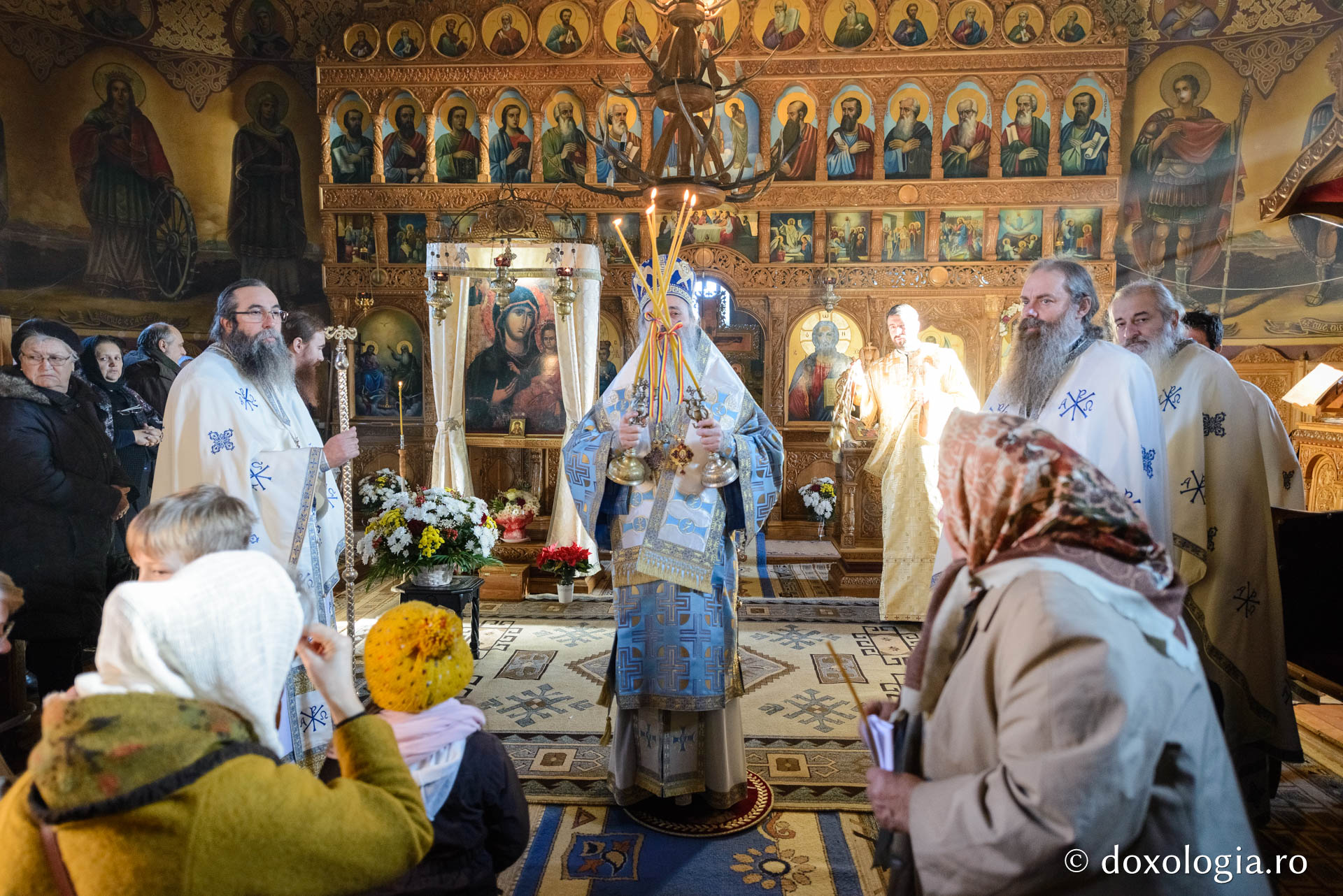 Hram la Mănăstirea Peștera: „Omul este chemat să devină templu al Duhului Sfânt”