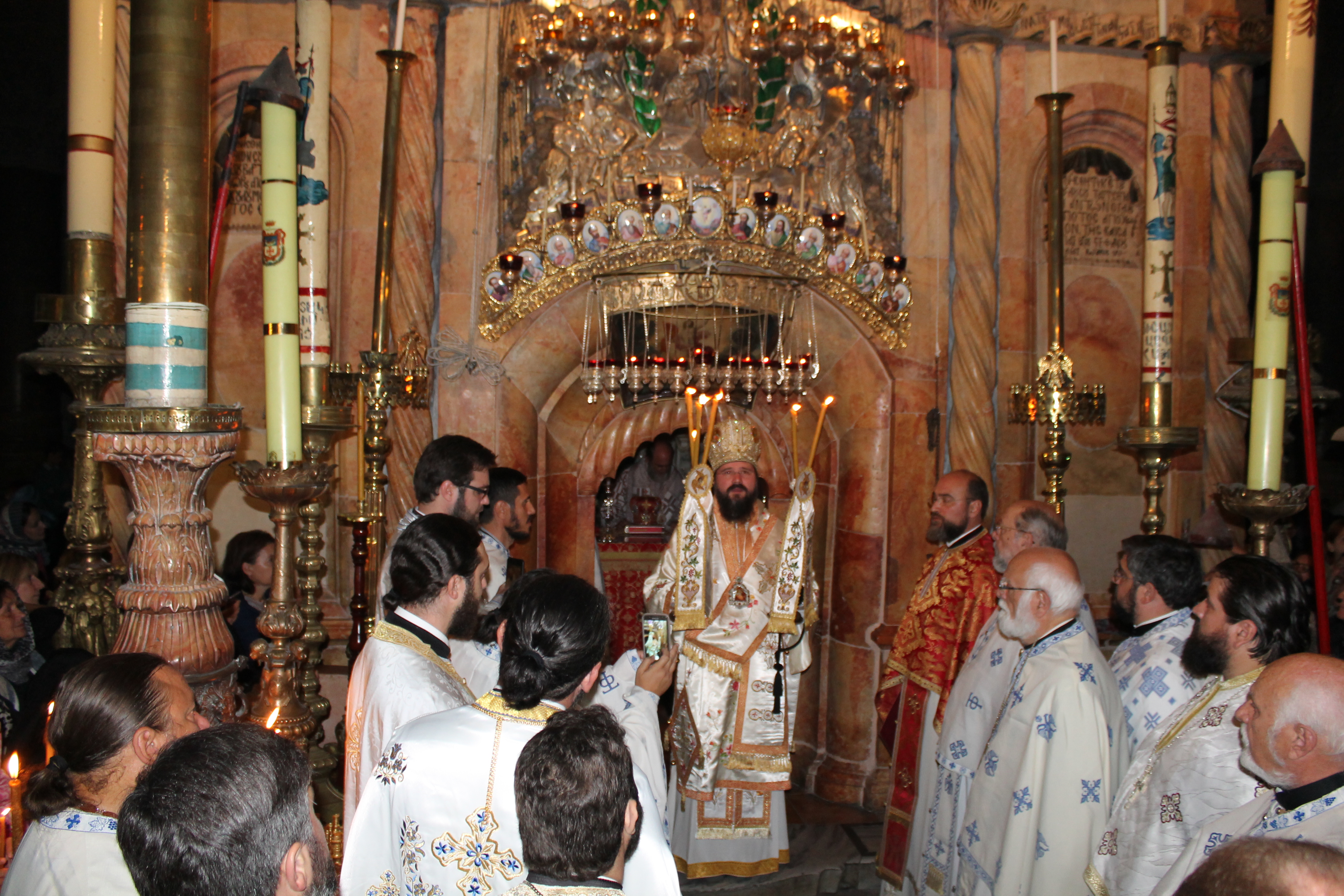 Preasfințitul Episcop Macarie Drăgoi, alături de un grup de români din Suedia, în pelerinaj la Locurile Sfinte