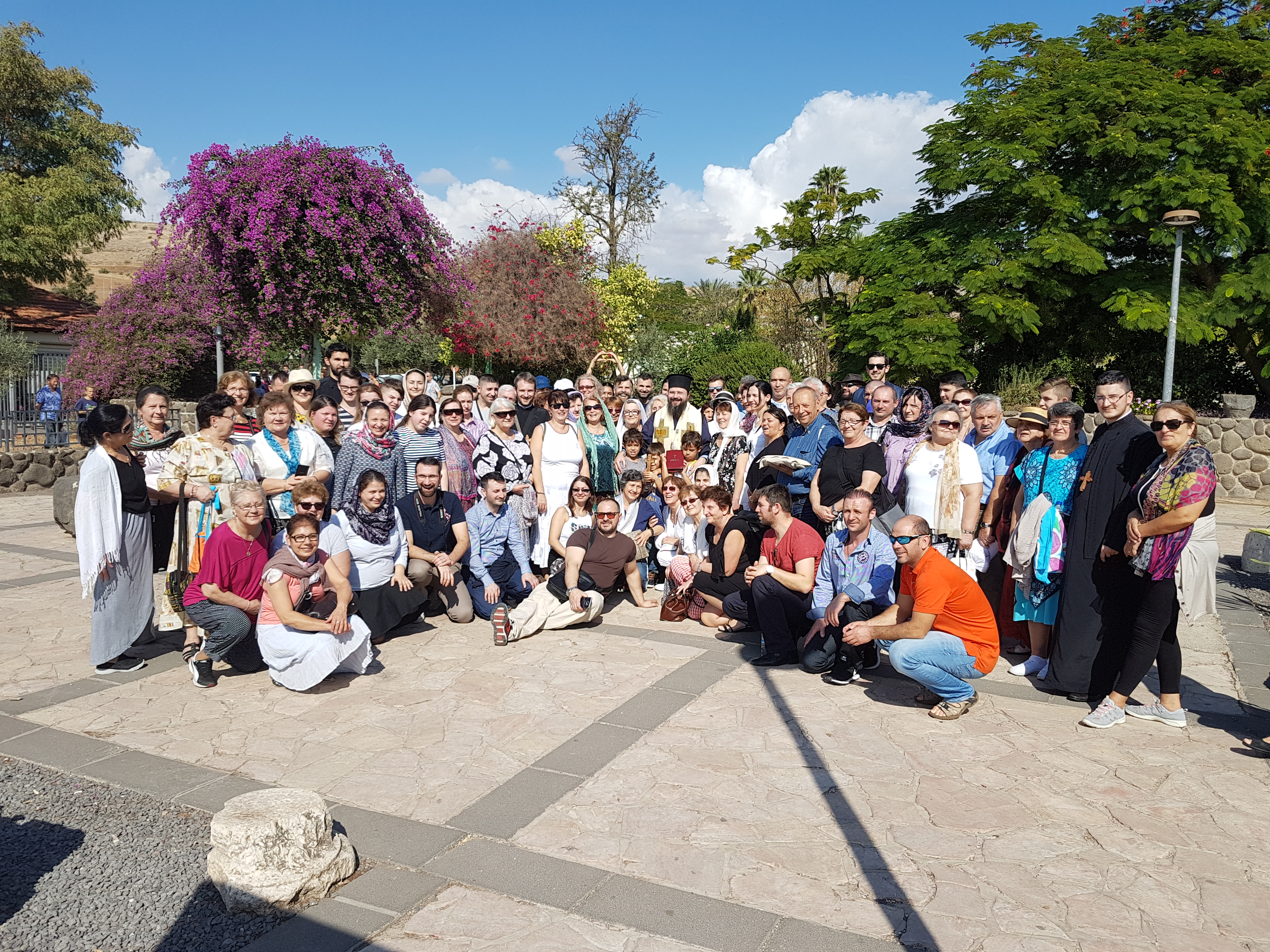 Preasfințitul Episcop Macarie Drăgoi, alături de un grup de români din Suedia, în pelerinaj la Locurile Sfinte