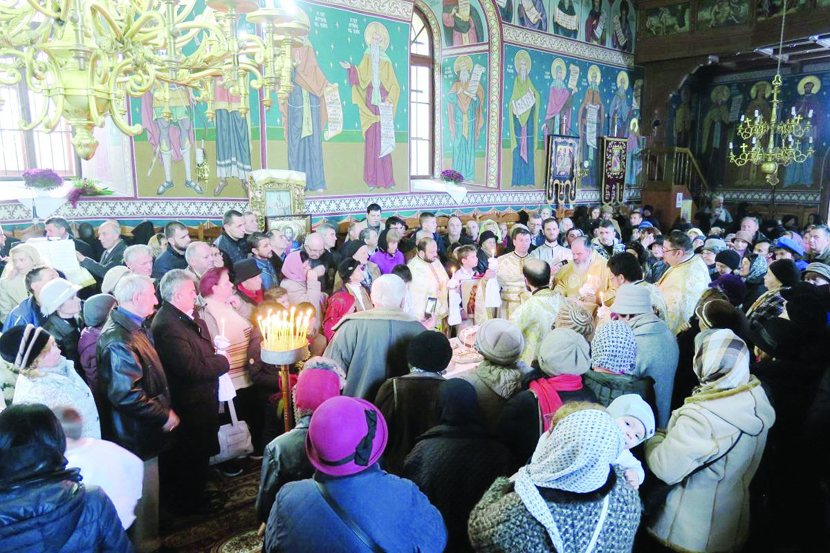 Preasfinţitul Părinte Ignatie, Episcopul Huşilor, în mijlocul credincioşilor din Bârlad: „Suntem chemaţi să devenim biserici ale lui Dumnezeu“