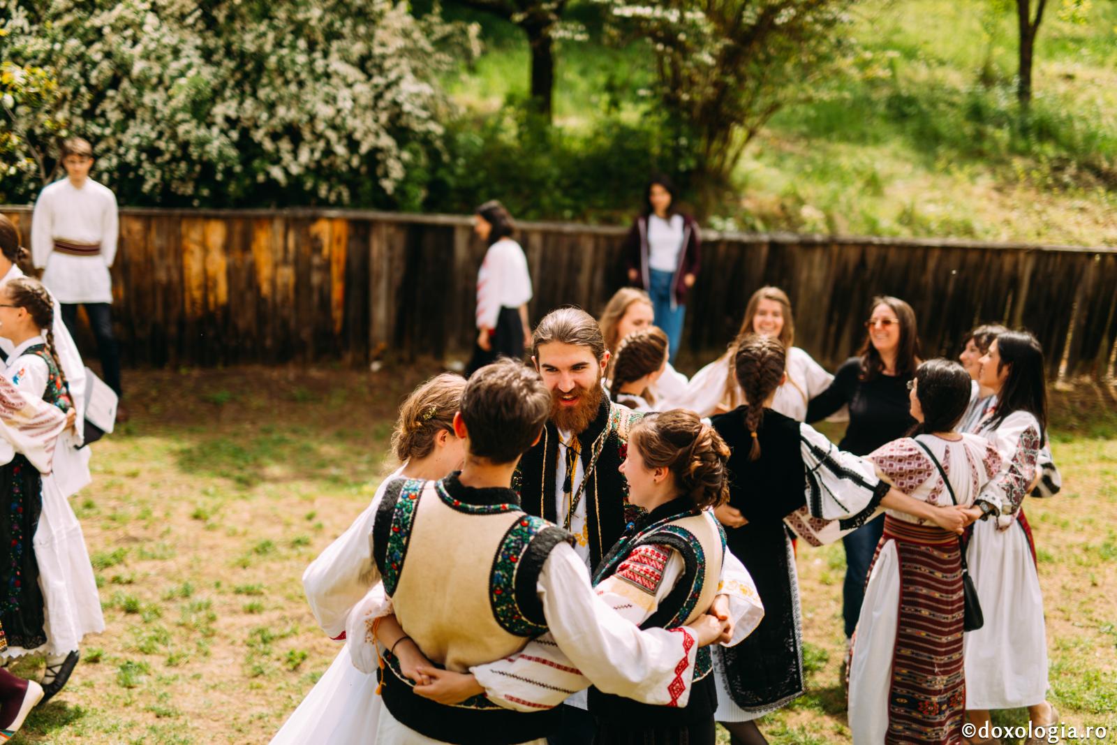 (Audio) Conferința „Hristos și tinerii” – Arhim. Nichifor Horia | întrebări și răspunsuri