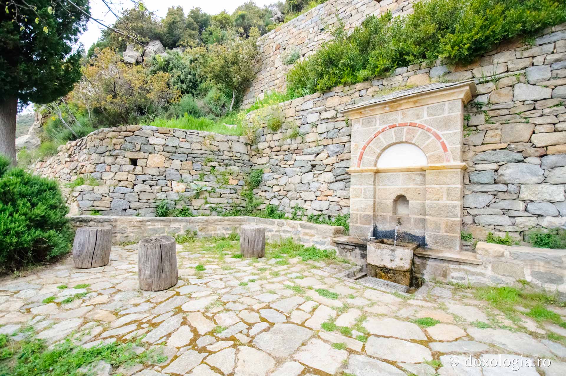 (Foto) Cișmele athonite