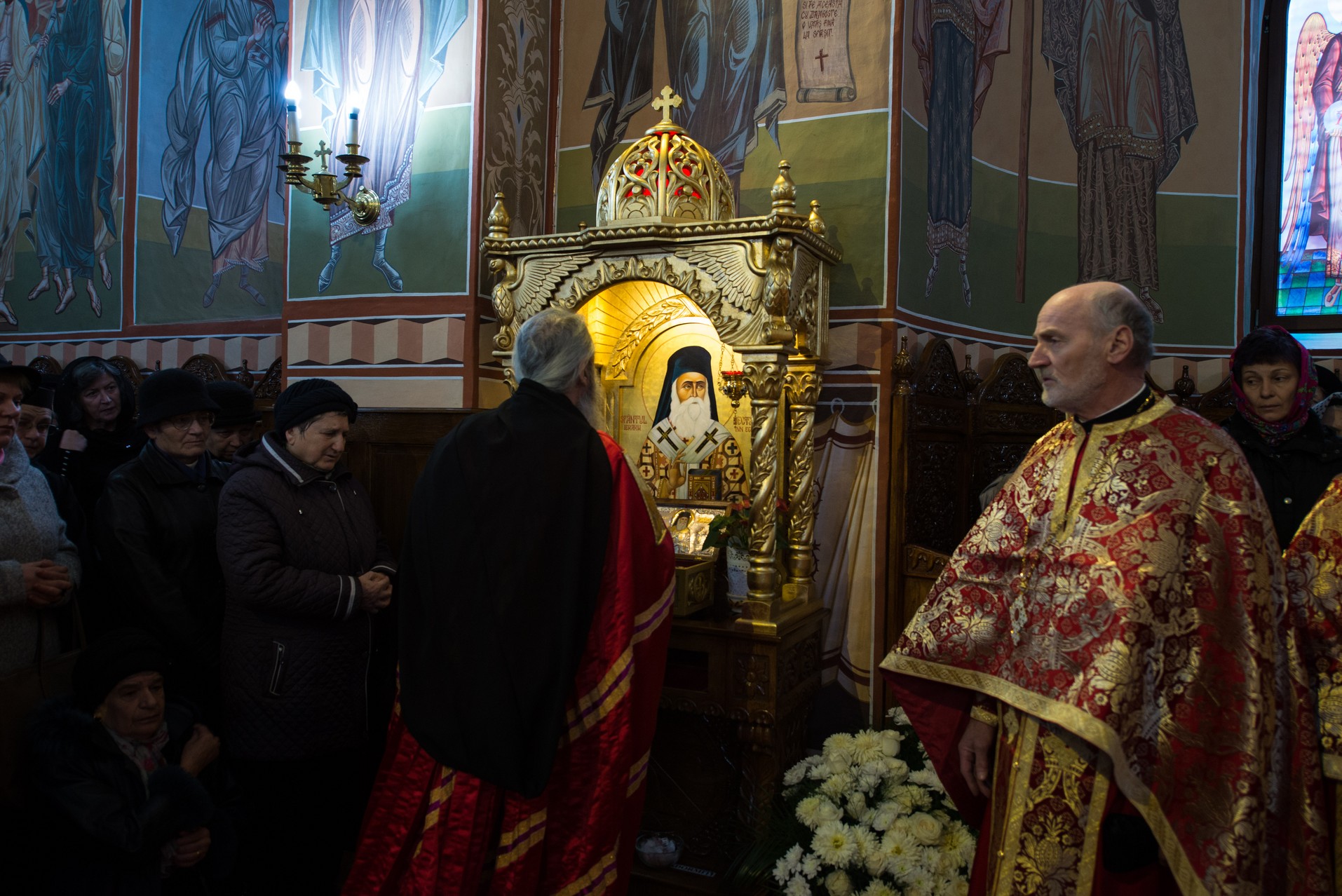 IPS Mitropolit Teofan: „Rămâne pe picioarele sale, adică puternic, doar cel care îngenunchează la rugăciune”