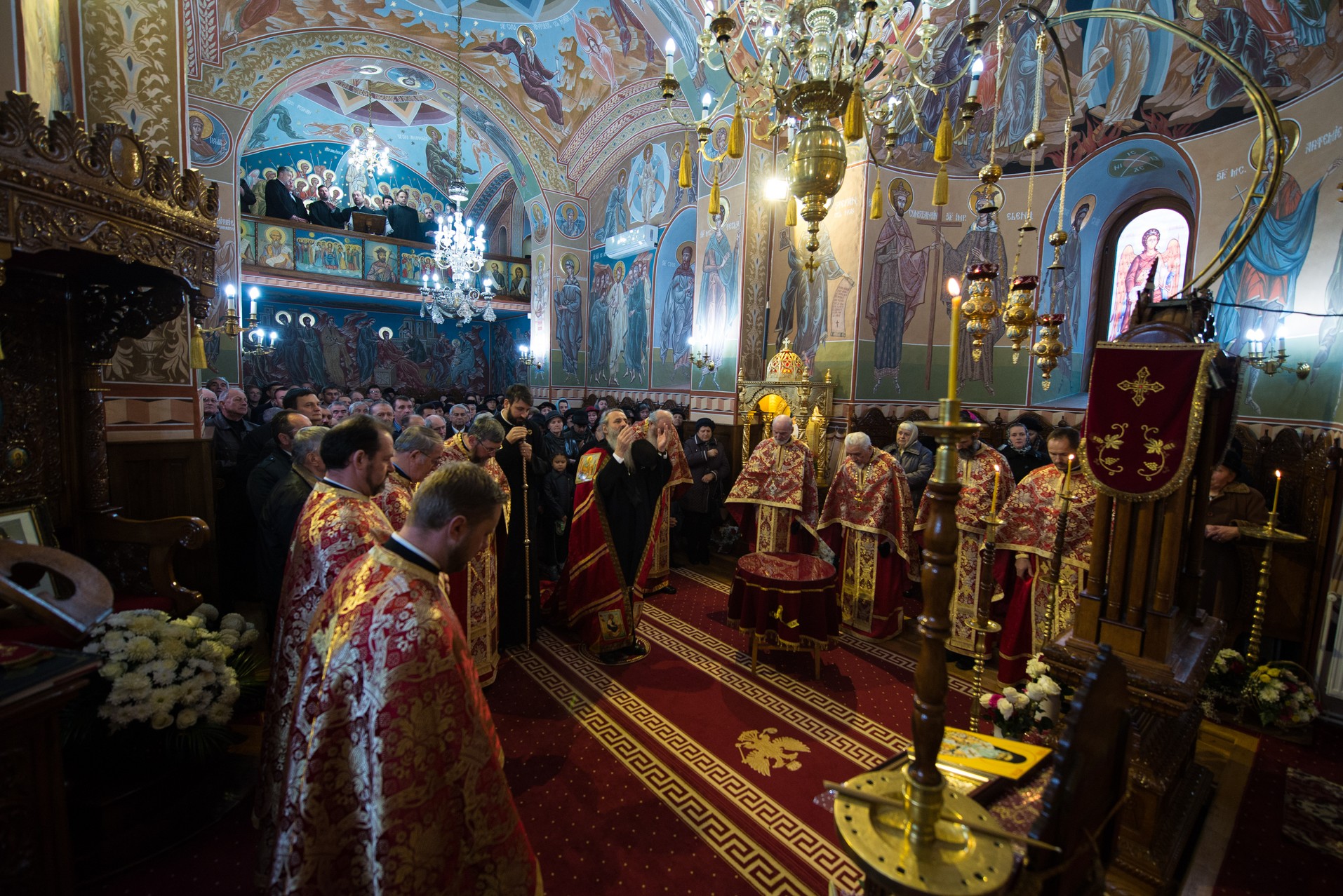 IPS Mitropolit Teofan: „Rămâne pe picioarele sale, adică puternic, doar cel care îngenunchează la rugăciune”