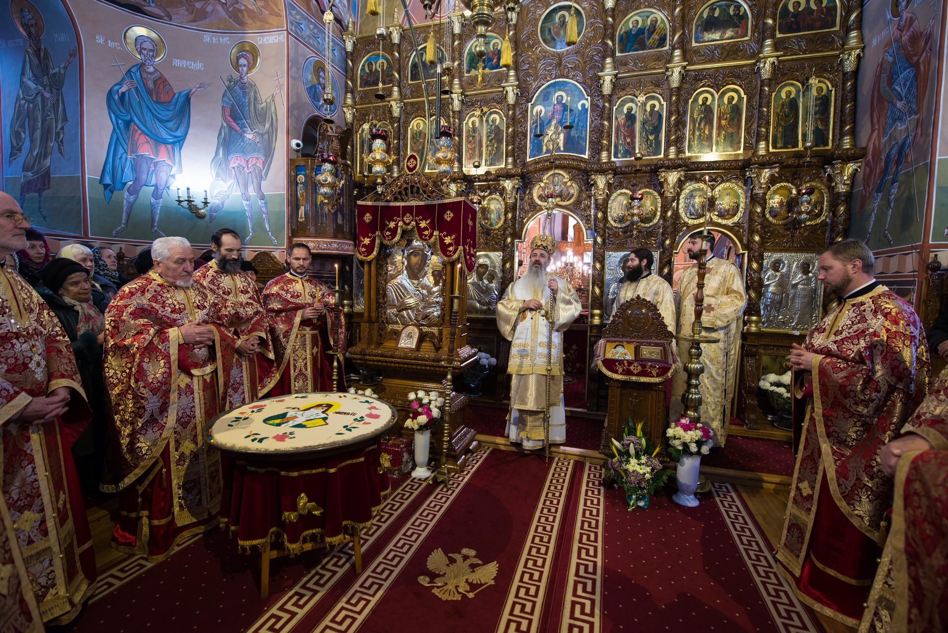 IPS Mitropolit Teofan: „Rămâne pe picioarele sale, adică puternic, doar cel care îngenunchează la rugăciune”