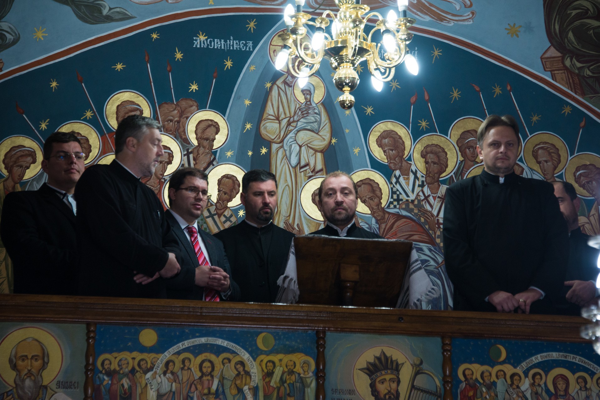 IPS Mitropolit Teofan: „Rămâne pe picioarele sale, adică puternic, doar cel care îngenunchează la rugăciune”