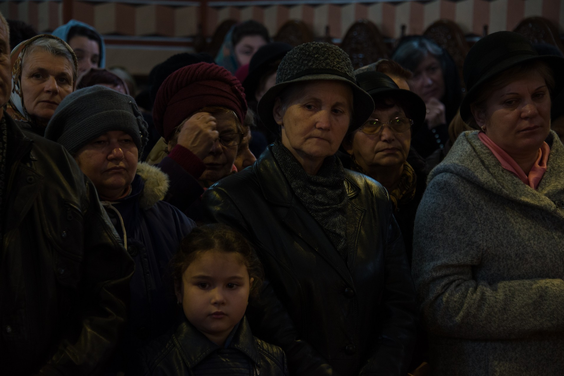 IPS Mitropolit Teofan: „Rămâne pe picioarele sale, adică puternic, doar cel care îngenunchează la rugăciune”