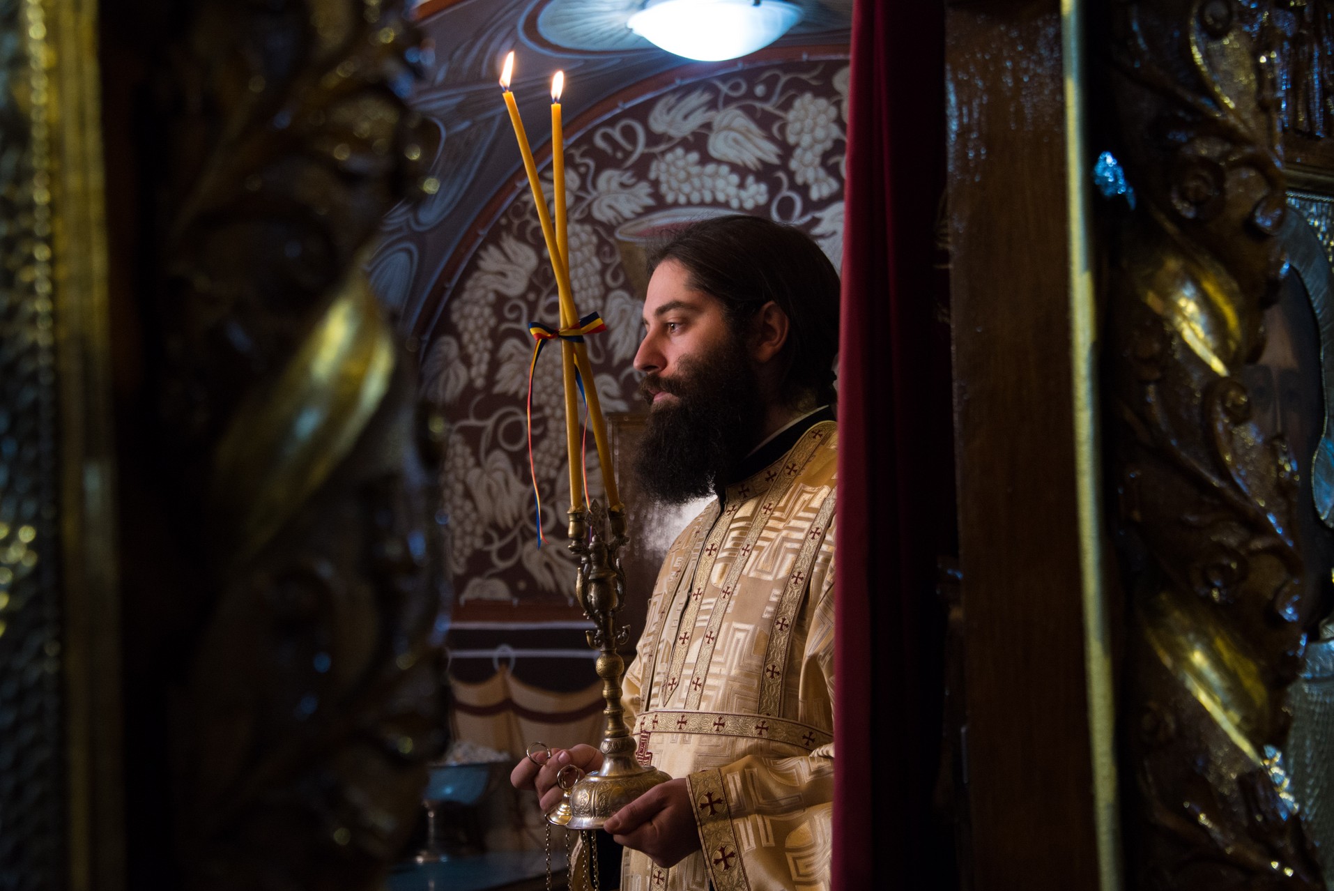 IPS Mitropolit Teofan: „Rămâne pe picioarele sale, adică puternic, doar cel care îngenunchează la rugăciune”