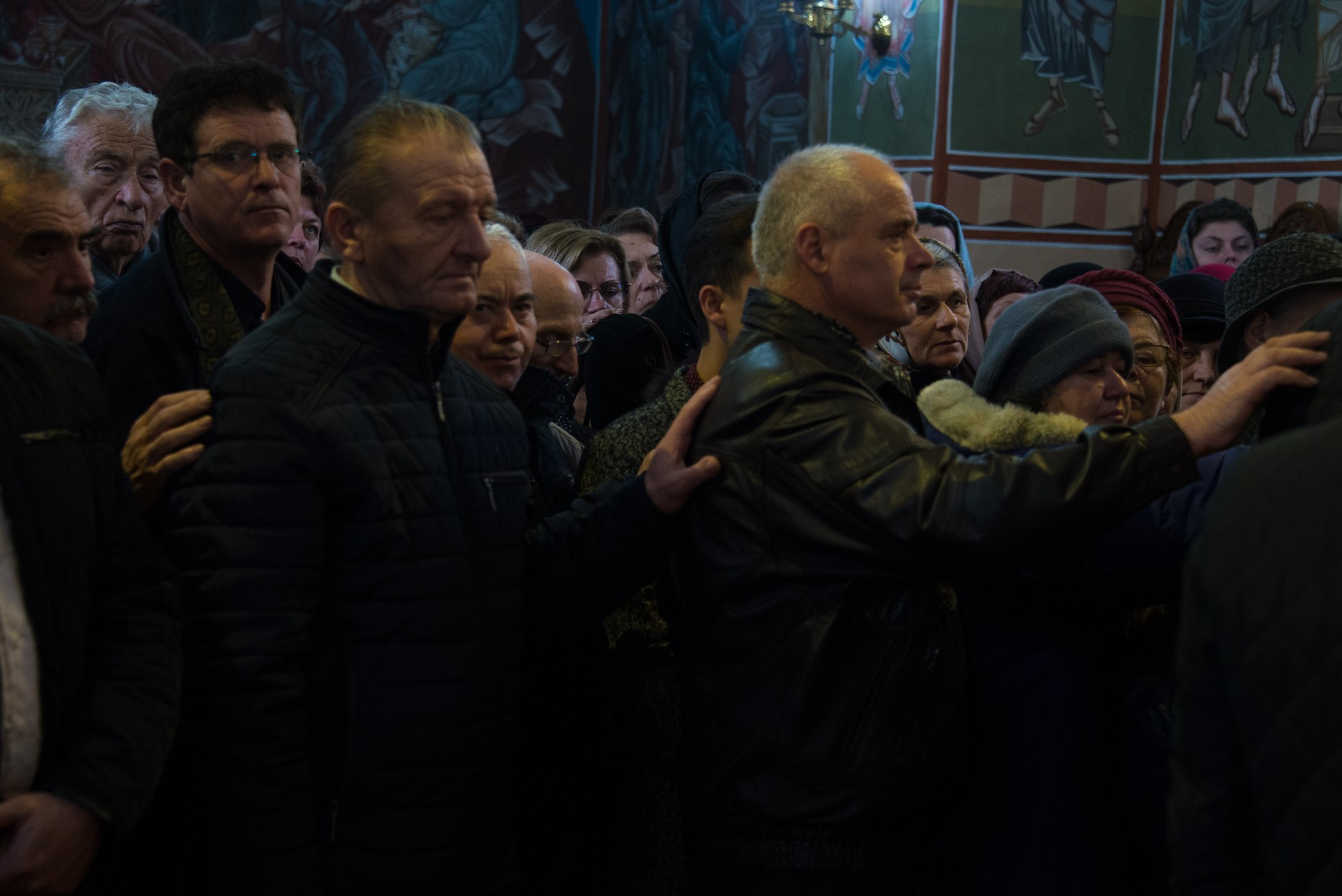 IPS Mitropolit Teofan: „Rămâne pe picioarele sale, adică puternic, doar cel care îngenunchează la rugăciune”