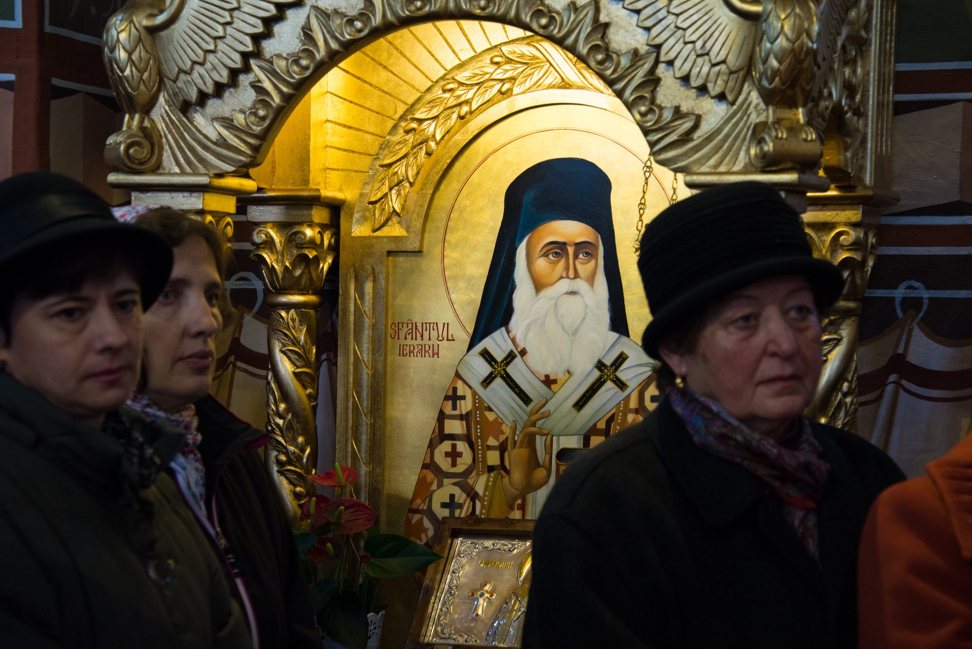 IPS Mitropolit Teofan: „Rămâne pe picioarele sale, adică puternic, doar cel care îngenunchează la rugăciune”