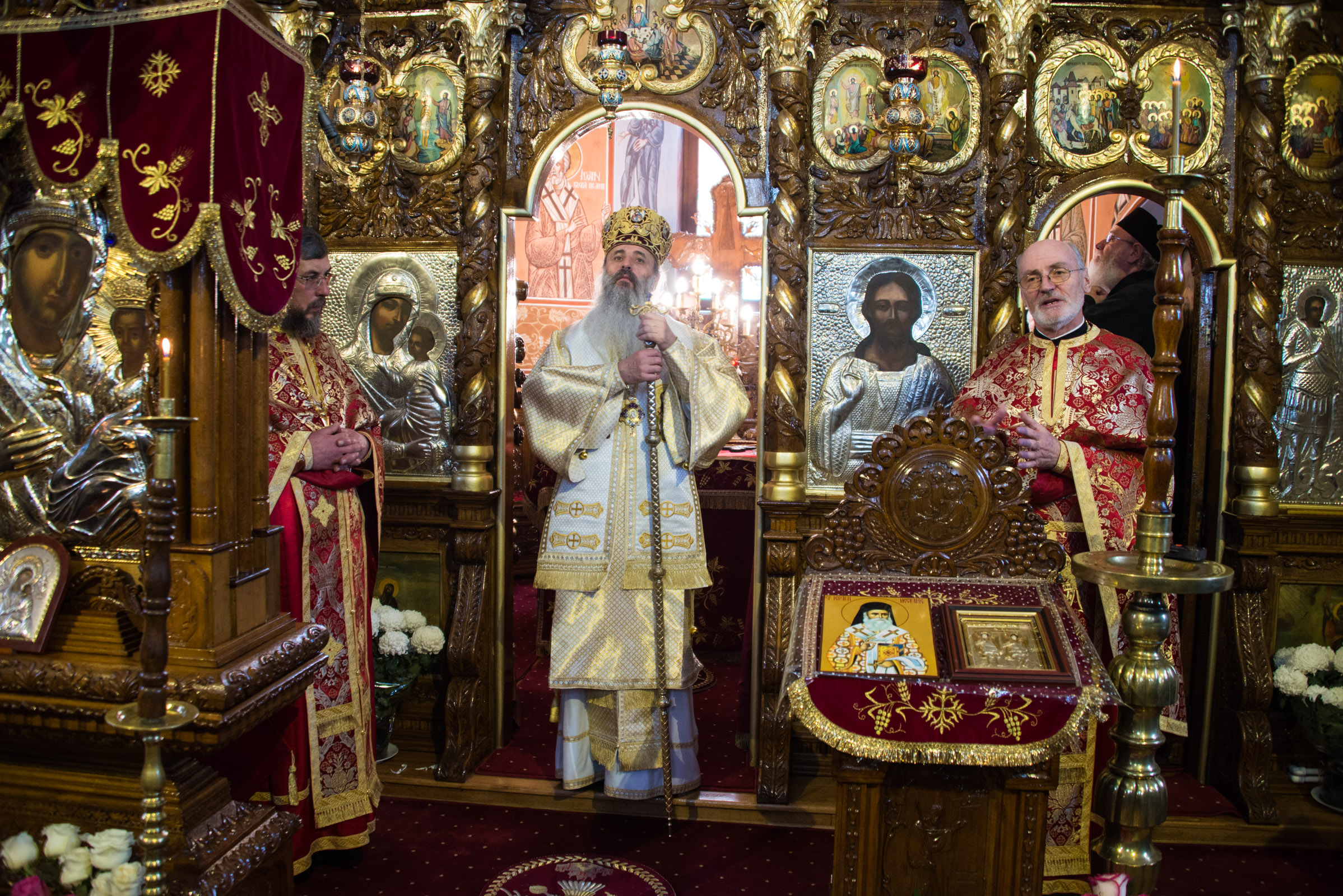 IPS Mitropolit Teofan: „Rămâne pe picioarele sale, adică puternic, doar cel care îngenunchează la rugăciune”