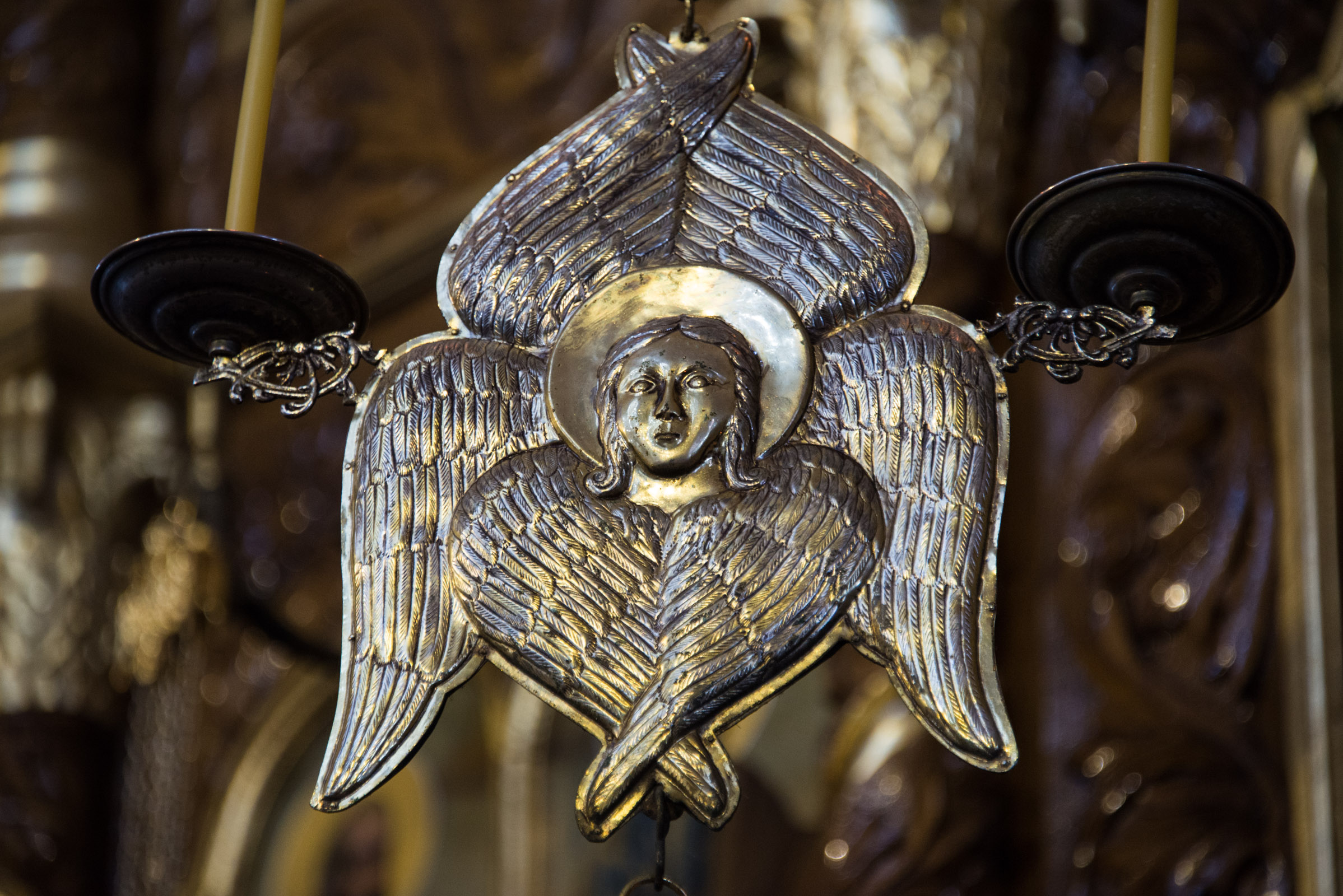 IPS Mitropolit Teofan: „Rămâne pe picioarele sale, adică puternic, doar cel care îngenunchează la rugăciune”