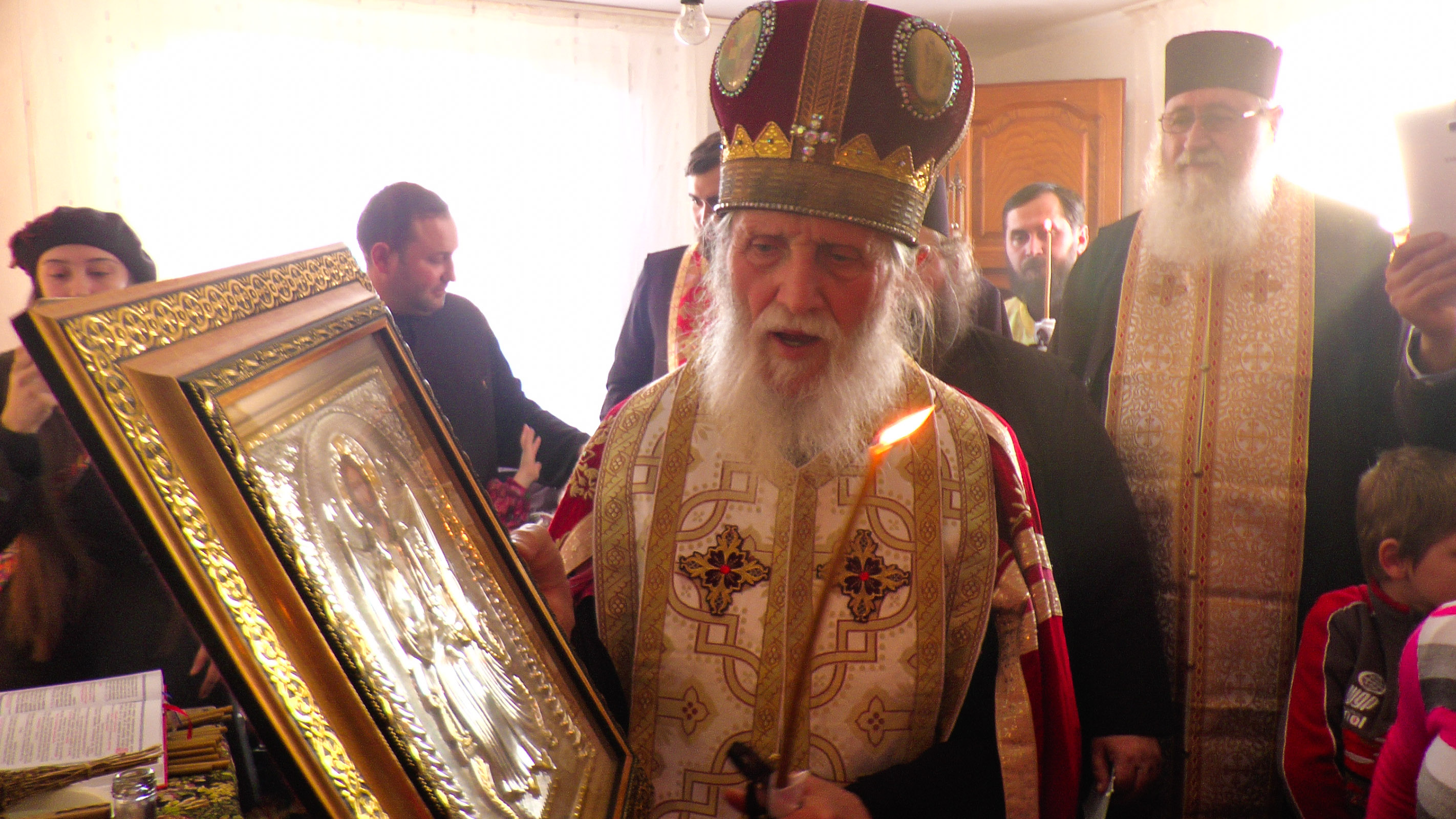 Casă nouă pentru o familie nevoiașă din Zamostea, construită de Biserica Ortodoxă Română în 19 zile