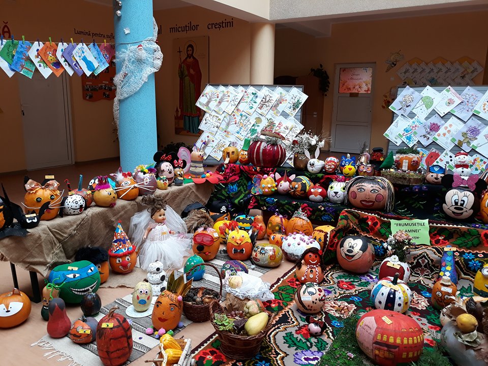 Concursul „Frumusețile Toamnei”, la Școala Primară „Sfântul Ioan cel Nou de la Suceava” Concursul „Frumusețile Toamnei”, la Școala Primară „Sfântul Ioan cel Nou de la Suceava”
