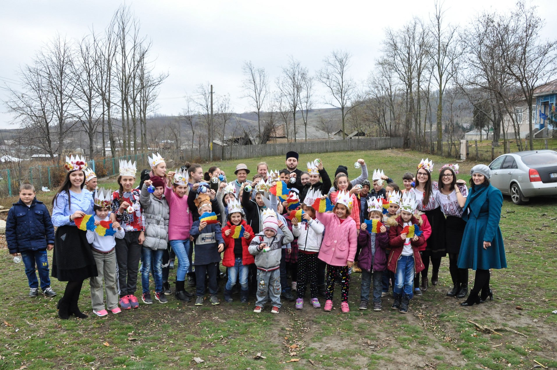 „Cutia cu papucei pentru Ei” împarte din nou bucurii