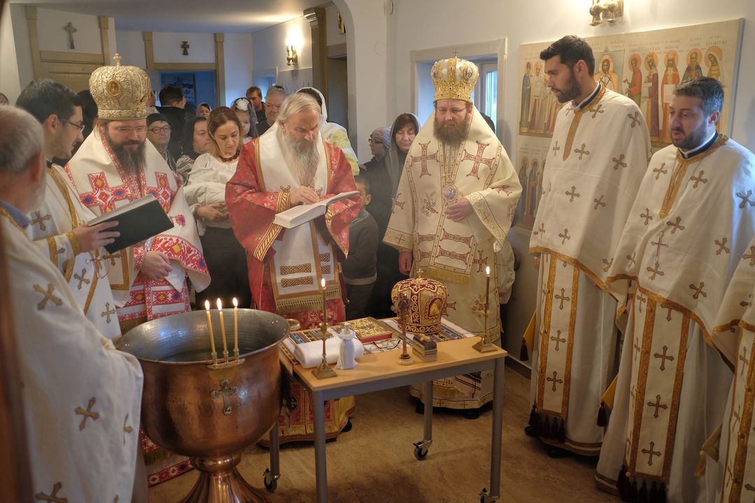 Trei ierarhi ortodocși români au slujit la Stockholm de sărbătoarea Sfântului Apostol Andrei