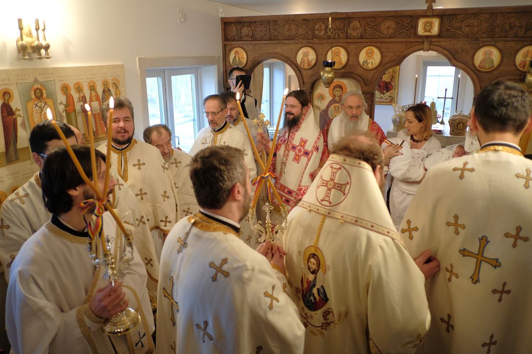 Trei ierarhi ortodocși români au slujit la Stockholm de sărbătoarea Sfântului Apostol Andrei