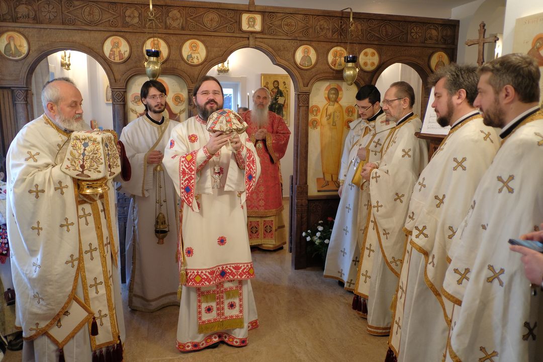 Trei ierarhi ortodocși români au slujit la Stockholm de sărbătoarea Sfântului Apostol Andrei