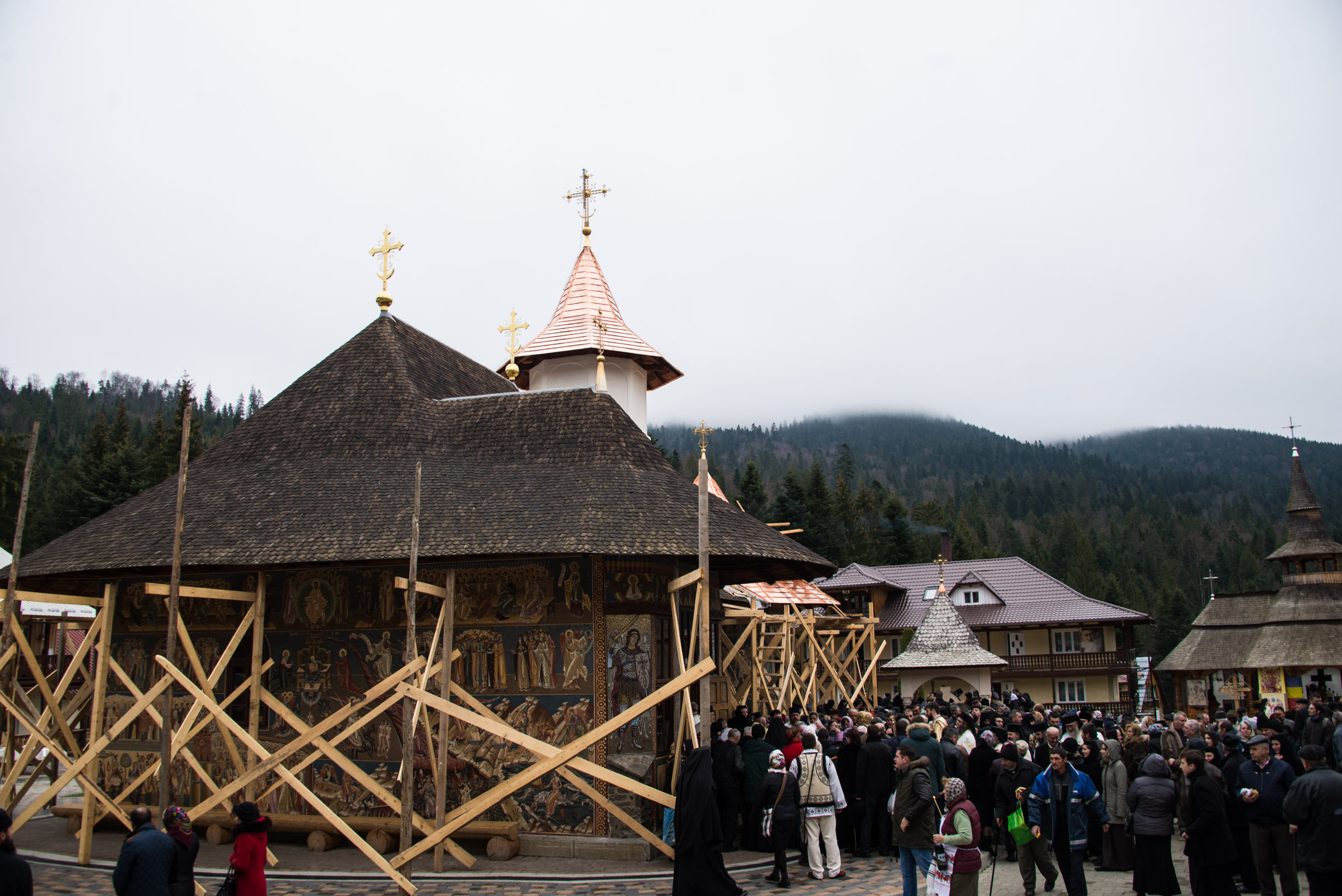 Hram la mănăstirea nemțeană Petru Vodă: „Omul are menirea să preguste din viața îngerească”