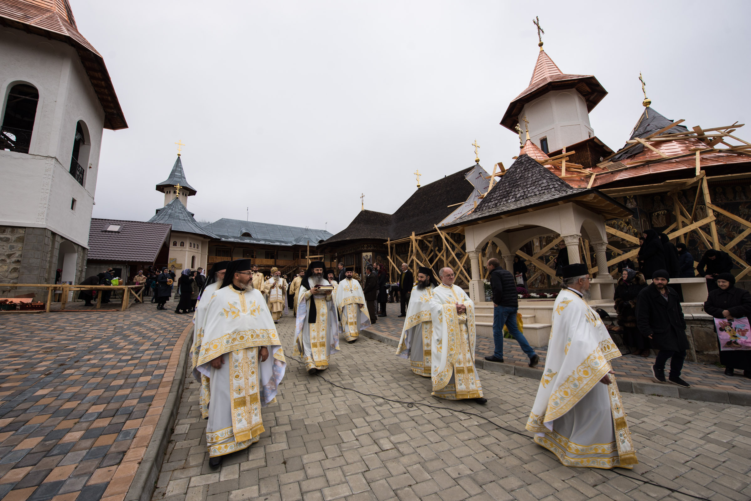 Hram la mănăstirea nemțeană Petru Vodă: „Omul are menirea să preguste din viața îngerească”