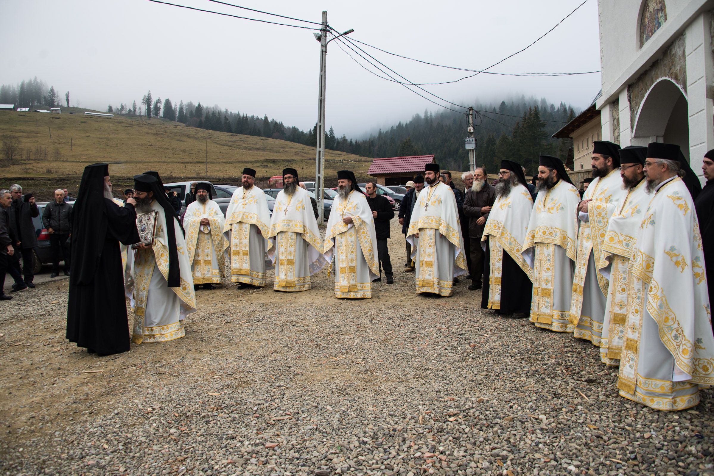 Hram la mănăstirea nemțeană Petru Vodă: „Omul are menirea să preguste din viața îngerească”