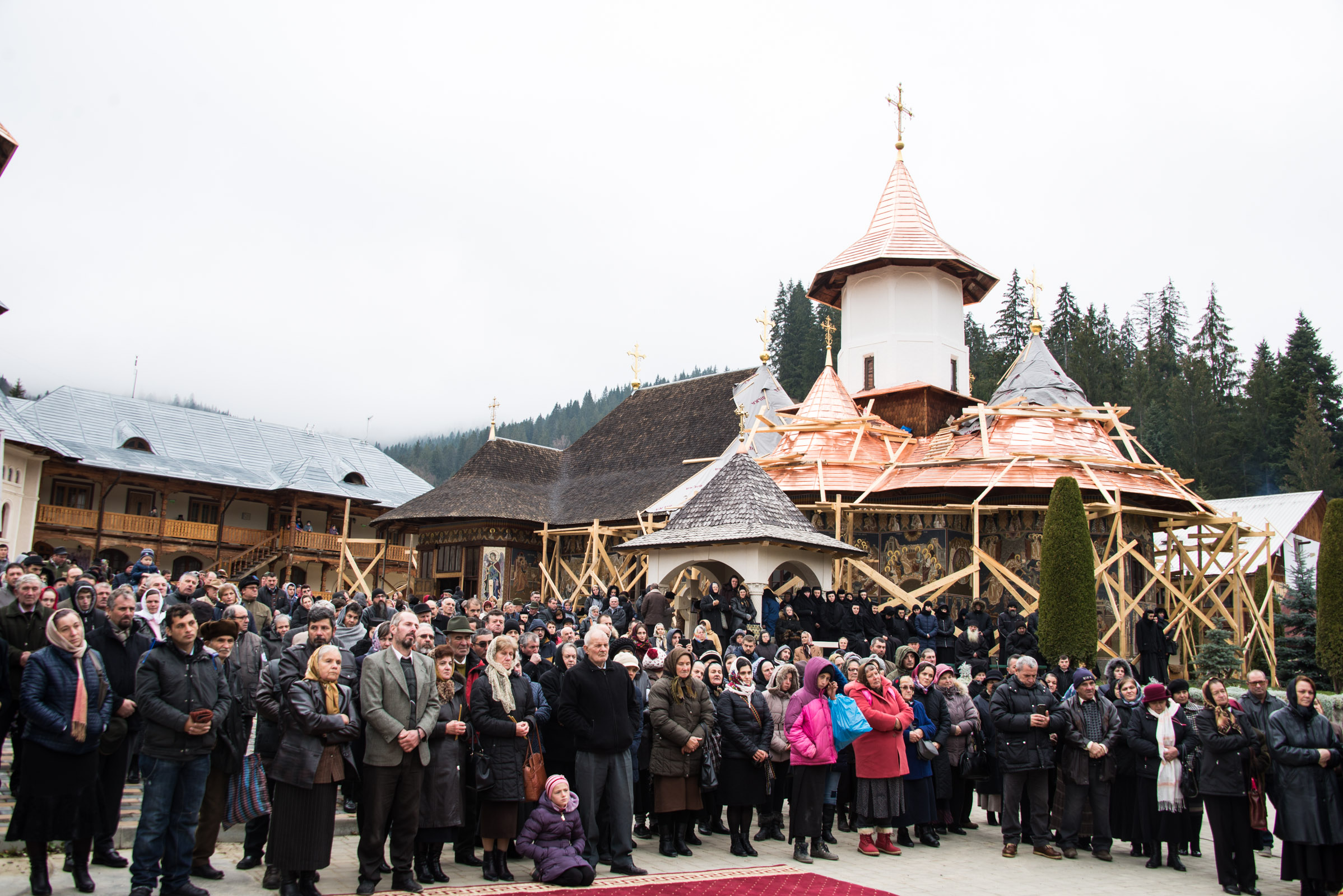 Hram la mănăstirea nemțeană Petru Vodă: „Omul are menirea să preguste din viața îngerească”