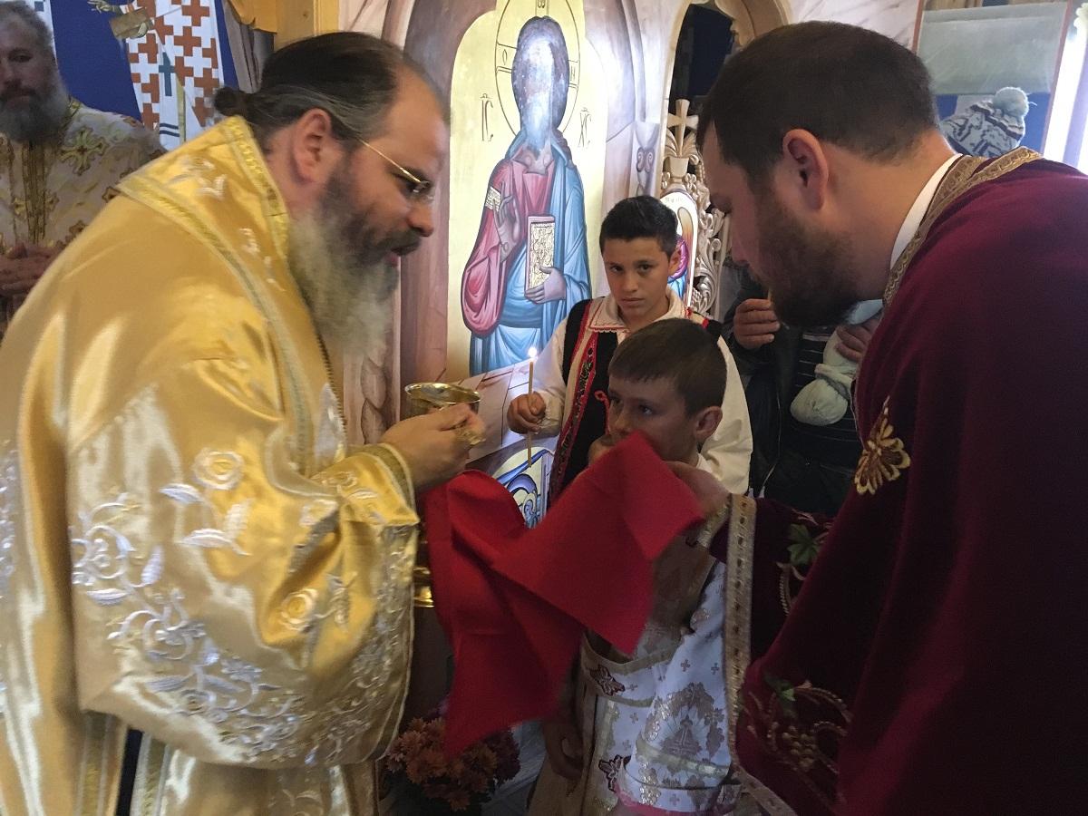 Sfânta Liturghie arhierească în parohia Dănești de Sfinții Arhangheli Mihail și Gavriil
