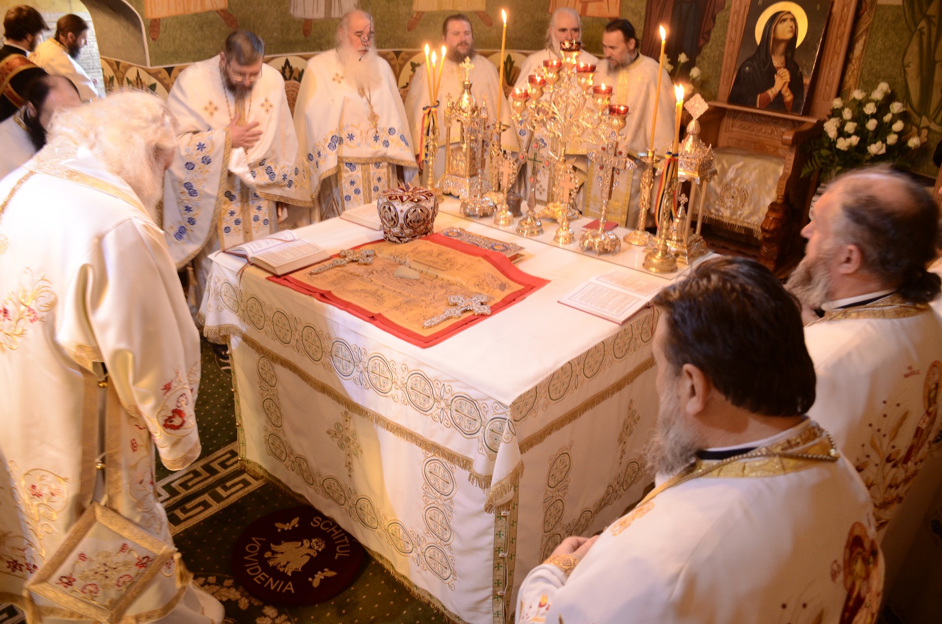 Preasfințitul Părinte Calinic Botoșăneanul, la hramul Schitului Vovidenia-Neamț: „Intrarea Maicii Domnului în biserică anticipează intrarea noastră în Biserică prin Sfintele Taine”