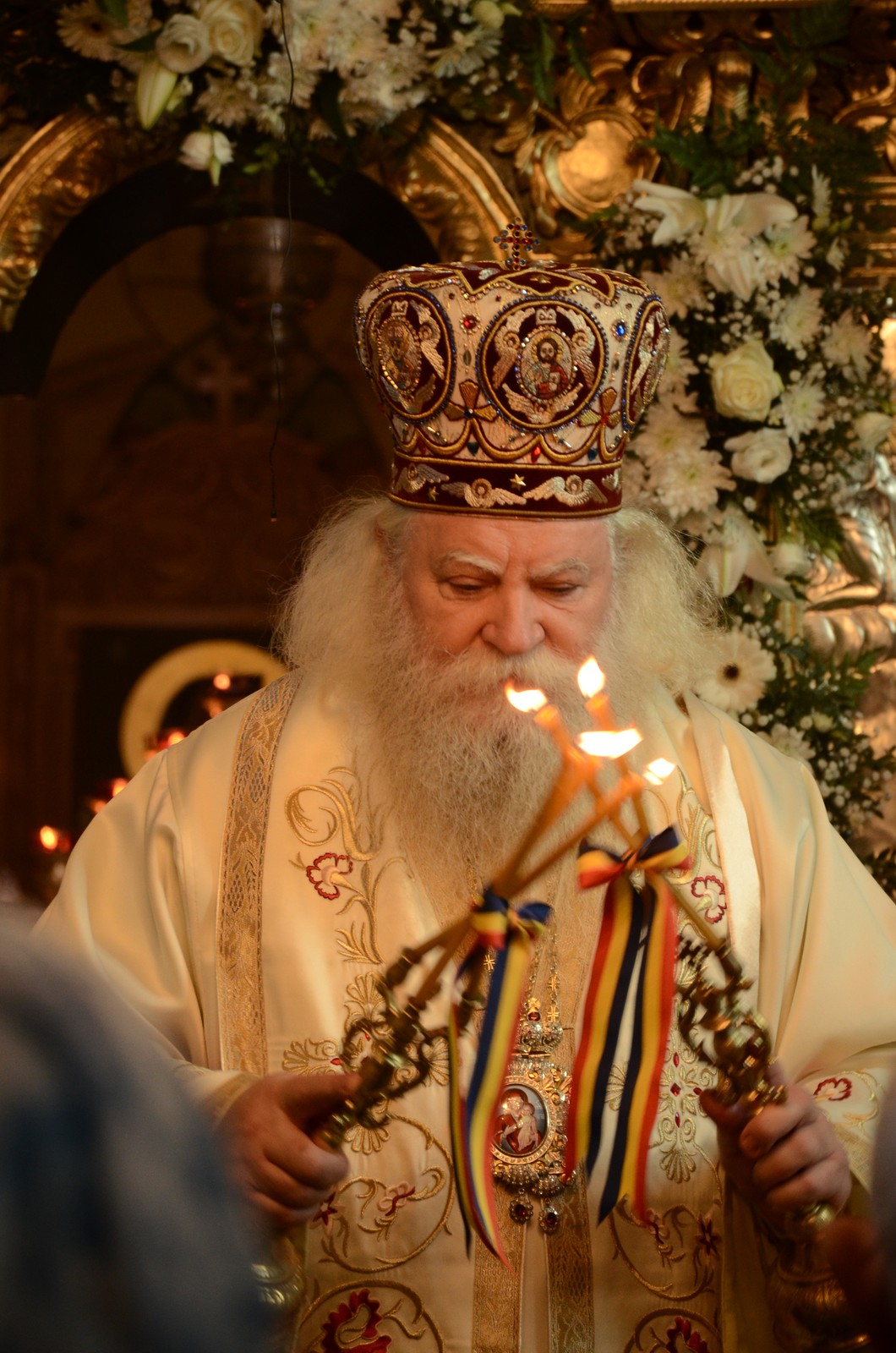 Preasfințitul Părinte Calinic Botoșăneanul, la hramul Schitului Vovidenia-Neamț: „Intrarea Maicii Domnului în biserică anticipează intrarea noastră în Biserică prin Sfintele Taine”