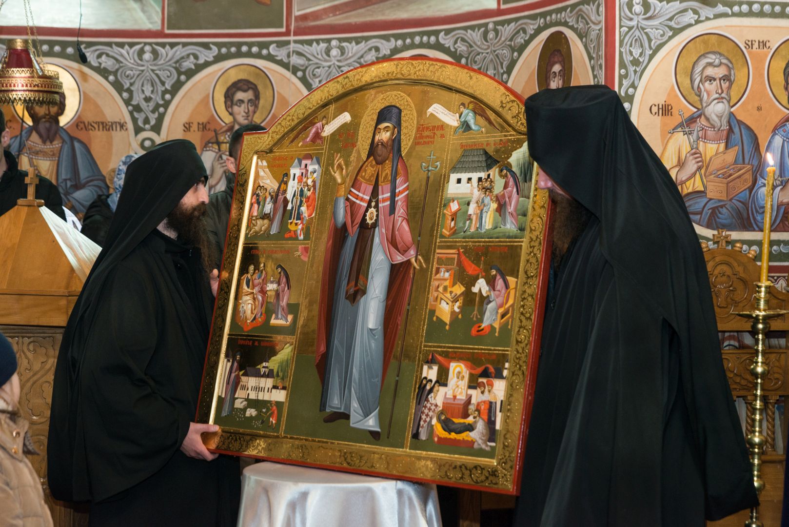 Icoana Sfântului Iacov Putneanul a fost sfinţită şi aşezată în baldachinul cu sfintele sale moaşte