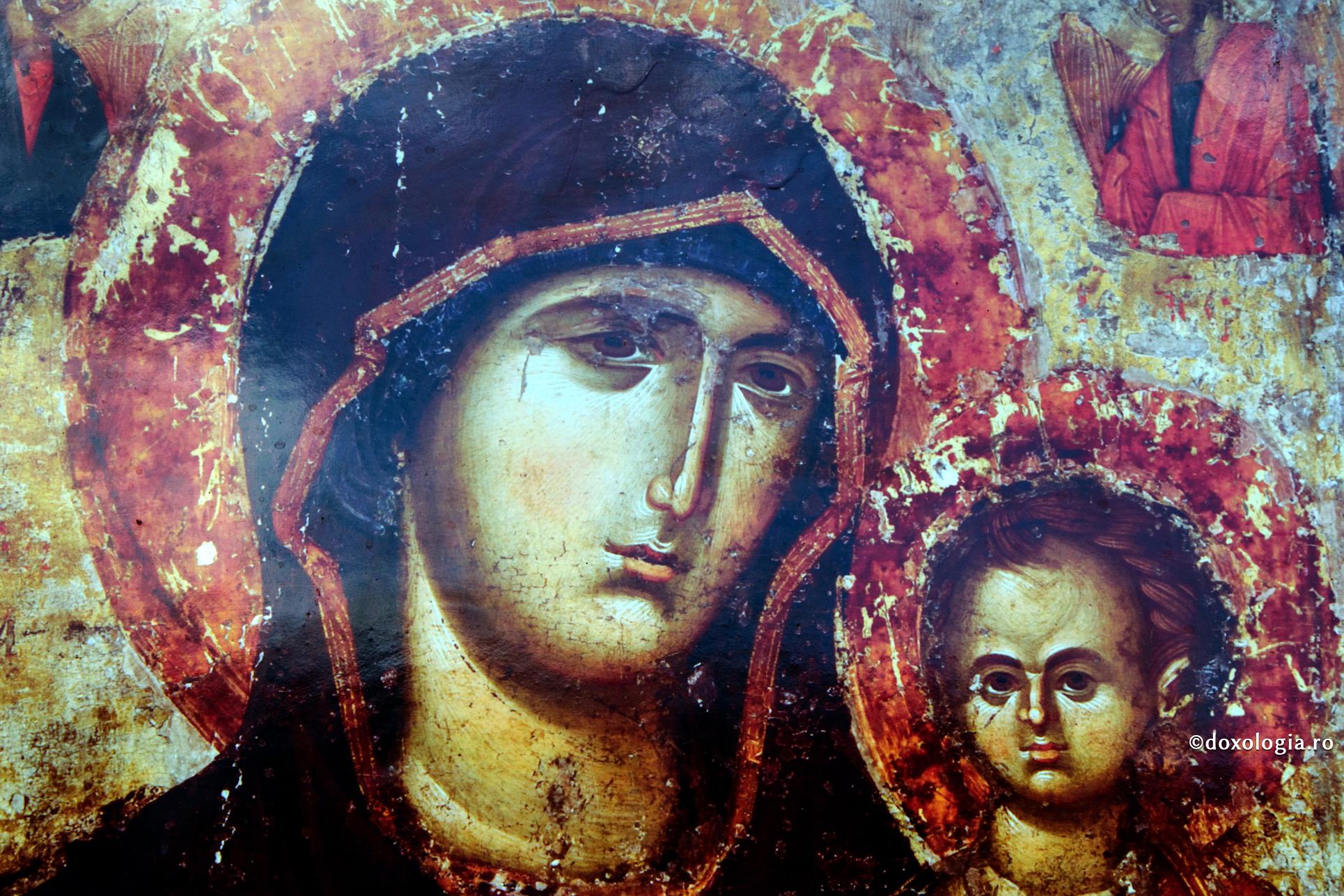 Foto: Magda Buftea Rugă către Maica Domnului