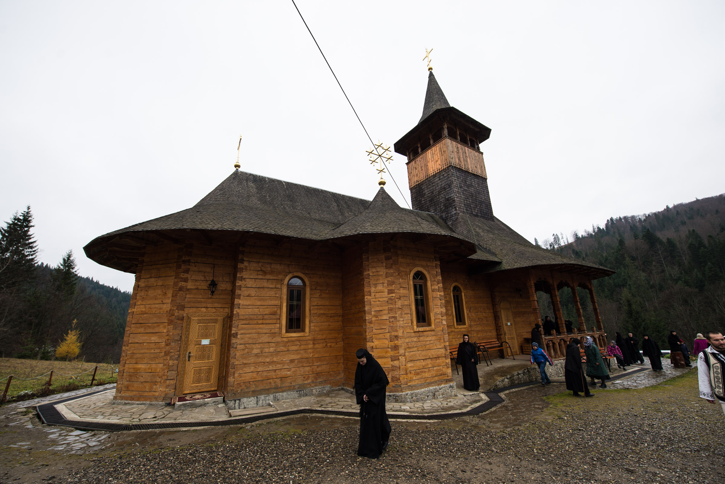 Hram la mănăstirea nemțeană Petru Vodă: „Omul are menirea să preguste din viața îngerească”