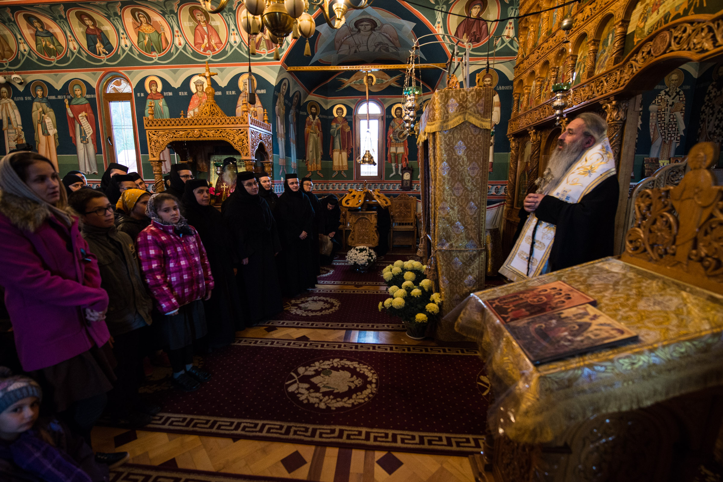 Hram la mănăstirea nemțeană Petru Vodă: „Omul are menirea să preguste din viața îngerească”