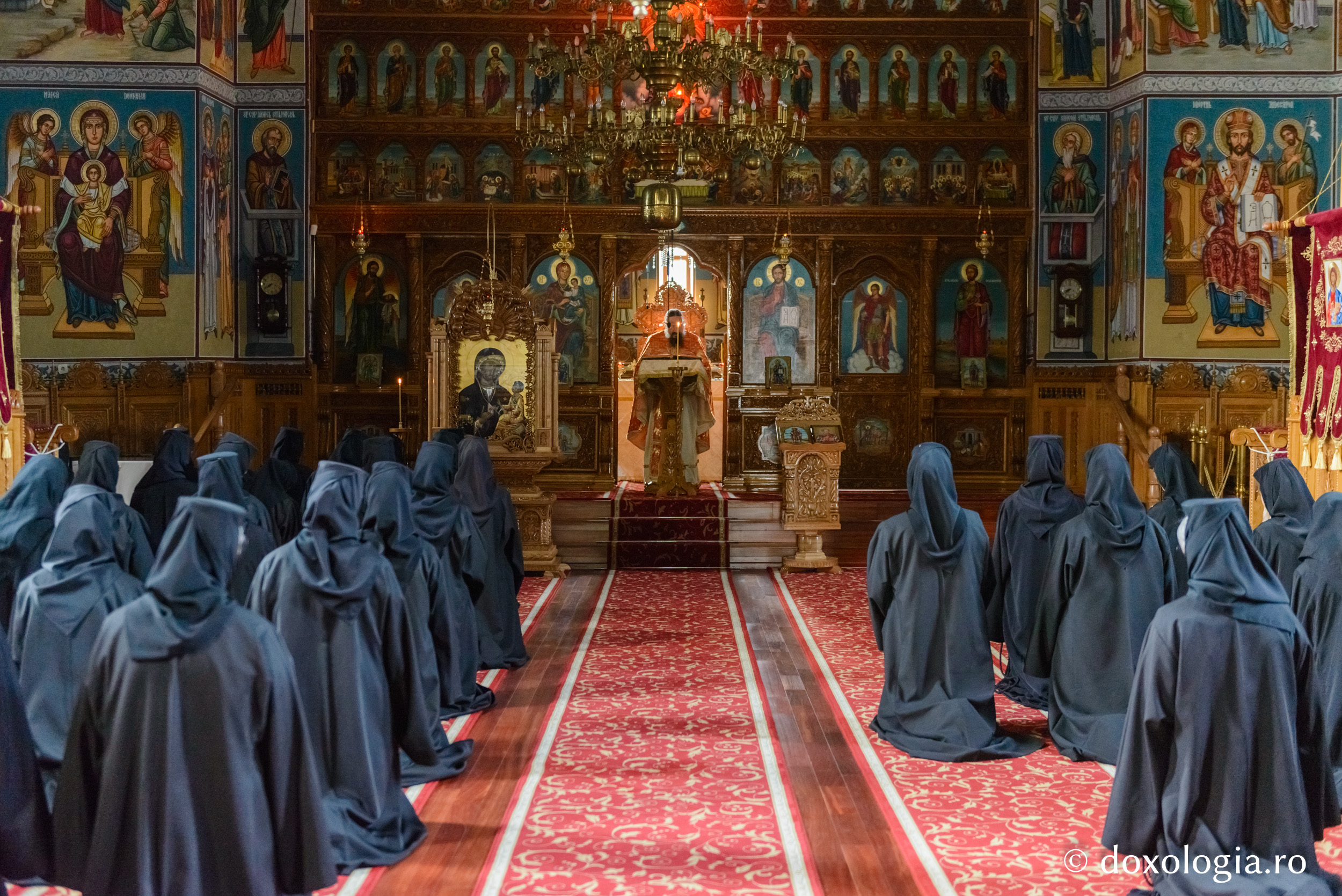 Foto: pr. Silviu Cluci Mănăstirea Ciolpani, sub ocrotirea moaştelor Sfântului Emilian de la Durostorum