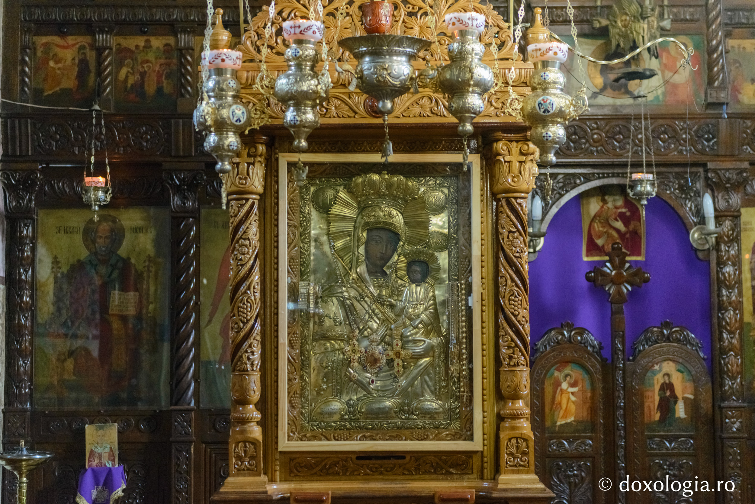 Foto: pr. Silviu Cluci Giurgeni – mănăstirea Maicii Domnului