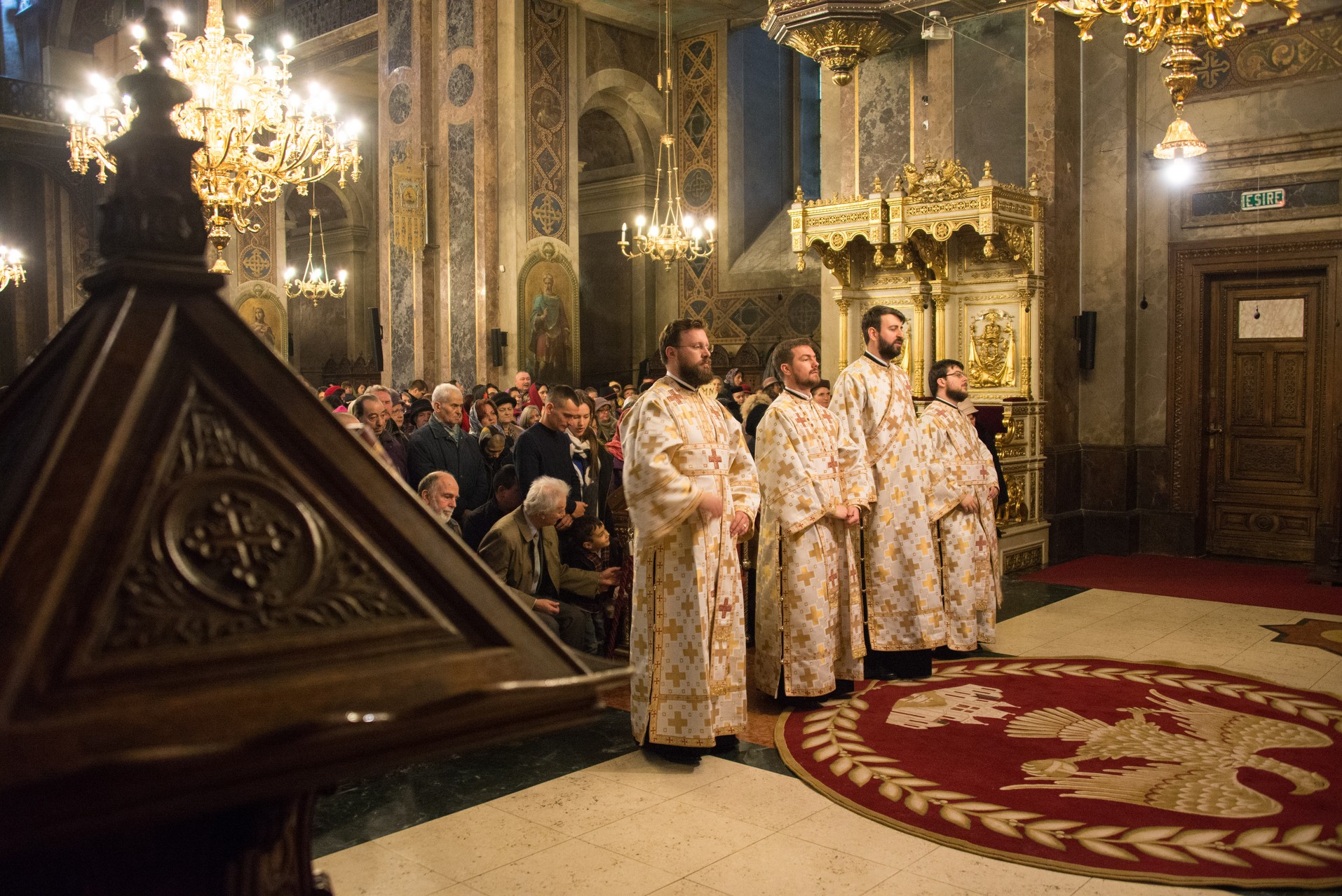 Sute de credincioși la Catedrala mitropolitană din Iași, în Prima Duminică din Postul Nașterii Domnului