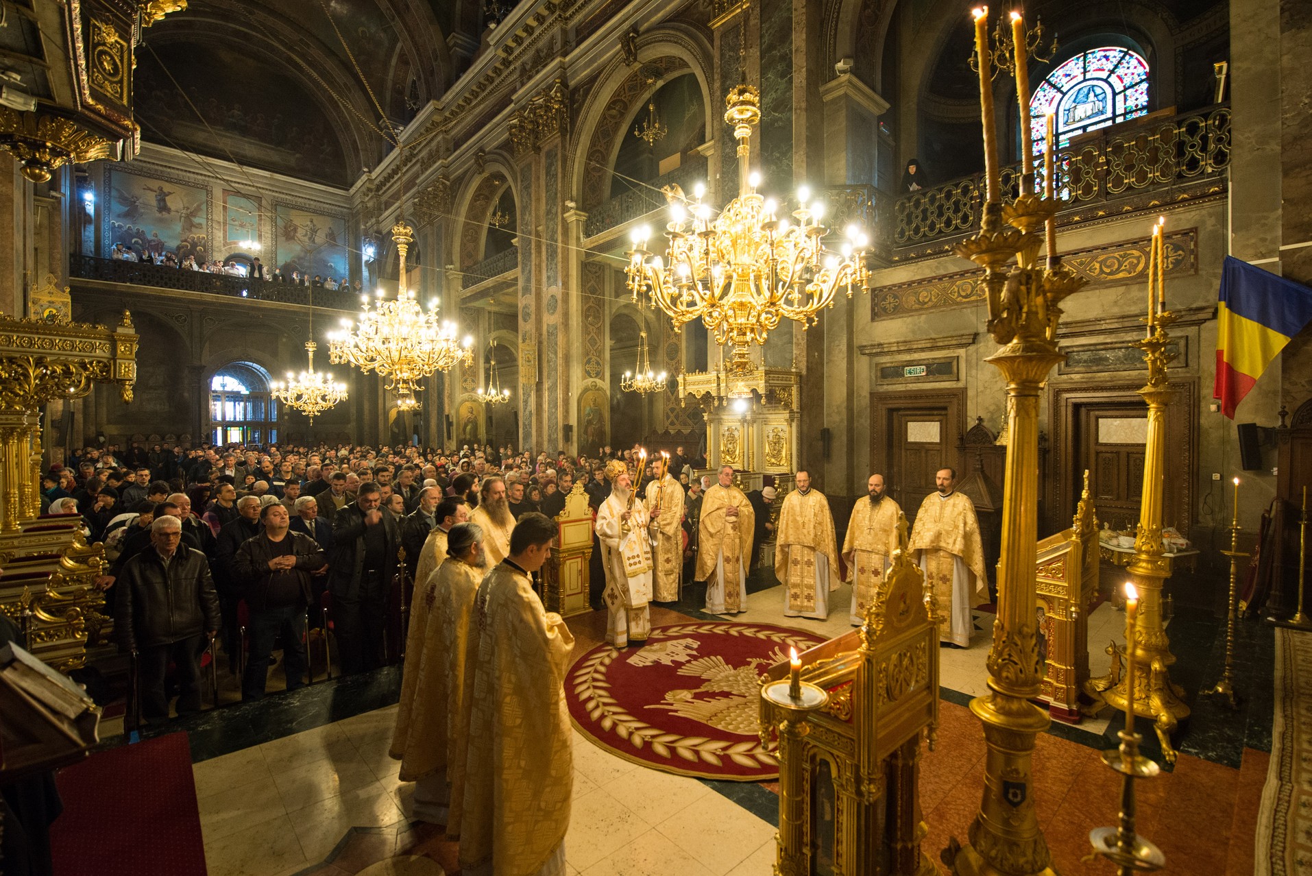 Sute de credincioși la Catedrala mitropolitană din Iași, în Prima Duminică din Postul Nașterii Domnului