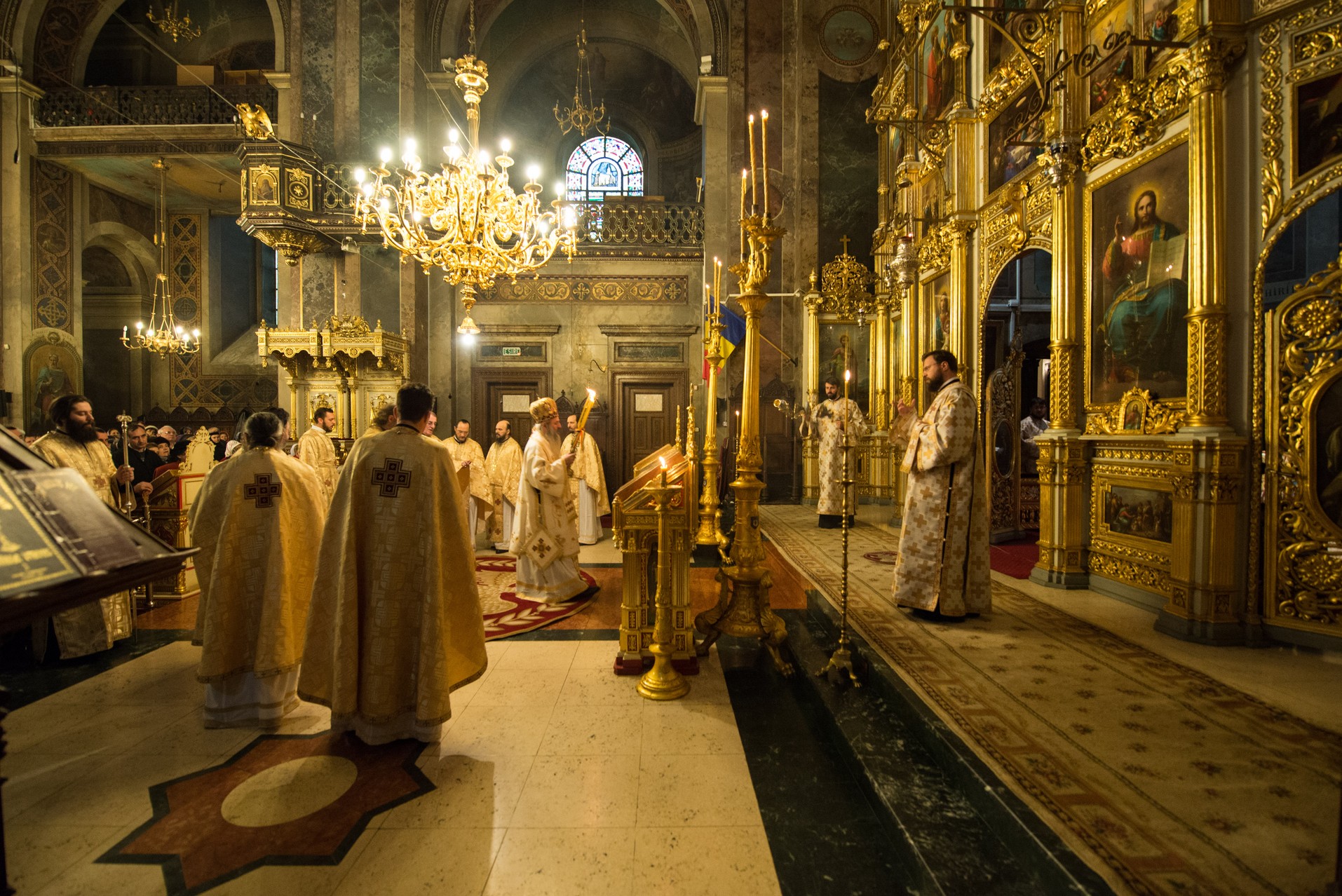Sute de credincioși la Catedrala mitropolitană din Iași, în Prima Duminică din Postul Nașterii Domnului