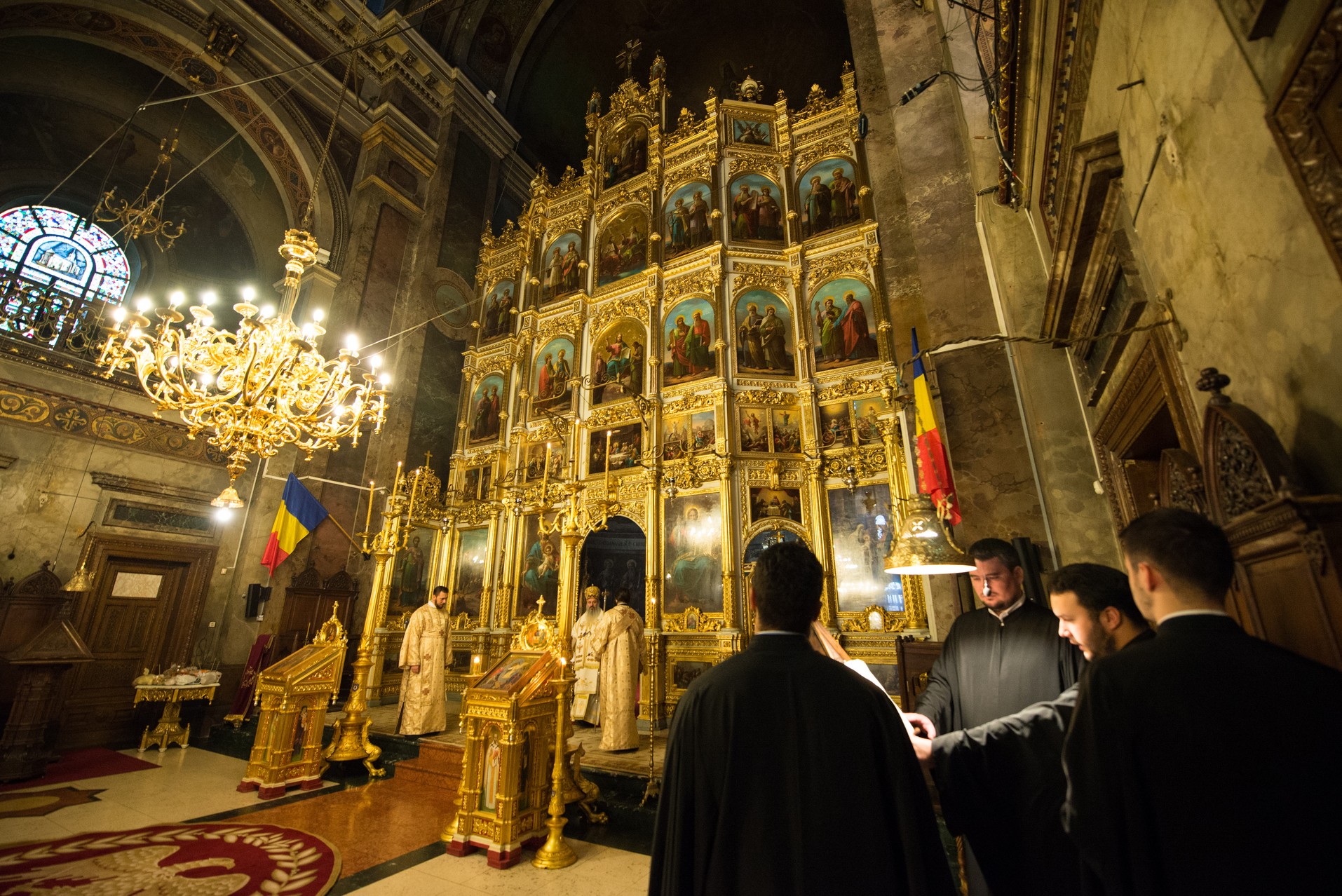 Sute de credincioși la Catedrala mitropolitană din Iași, în Prima Duminică din Postul Nașterii Domnului