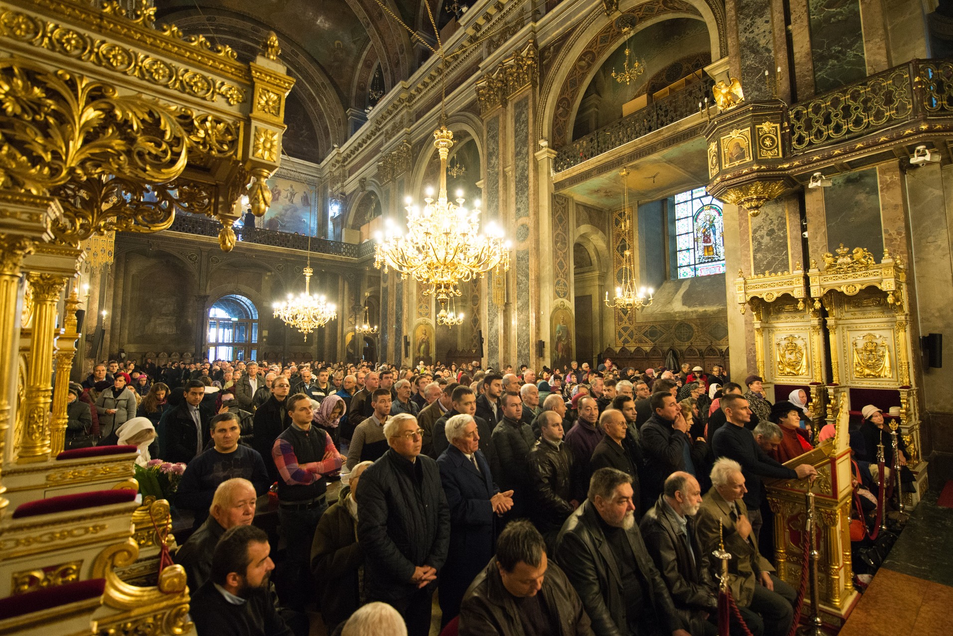 Sute de credincioși la Catedrala mitropolitană din Iași, în Prima Duminică din Postul Nașterii Domnului
