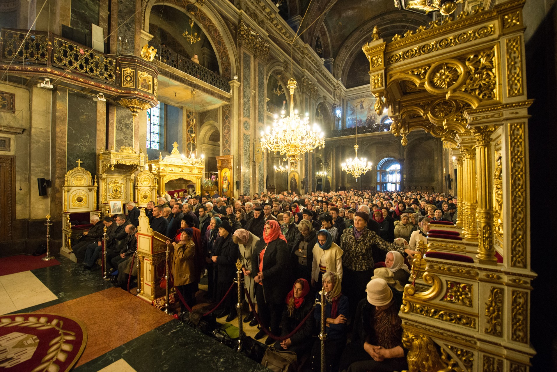 Sute de credincioși la Catedrala mitropolitană din Iași, în Prima Duminică din Postul Nașterii Domnului
