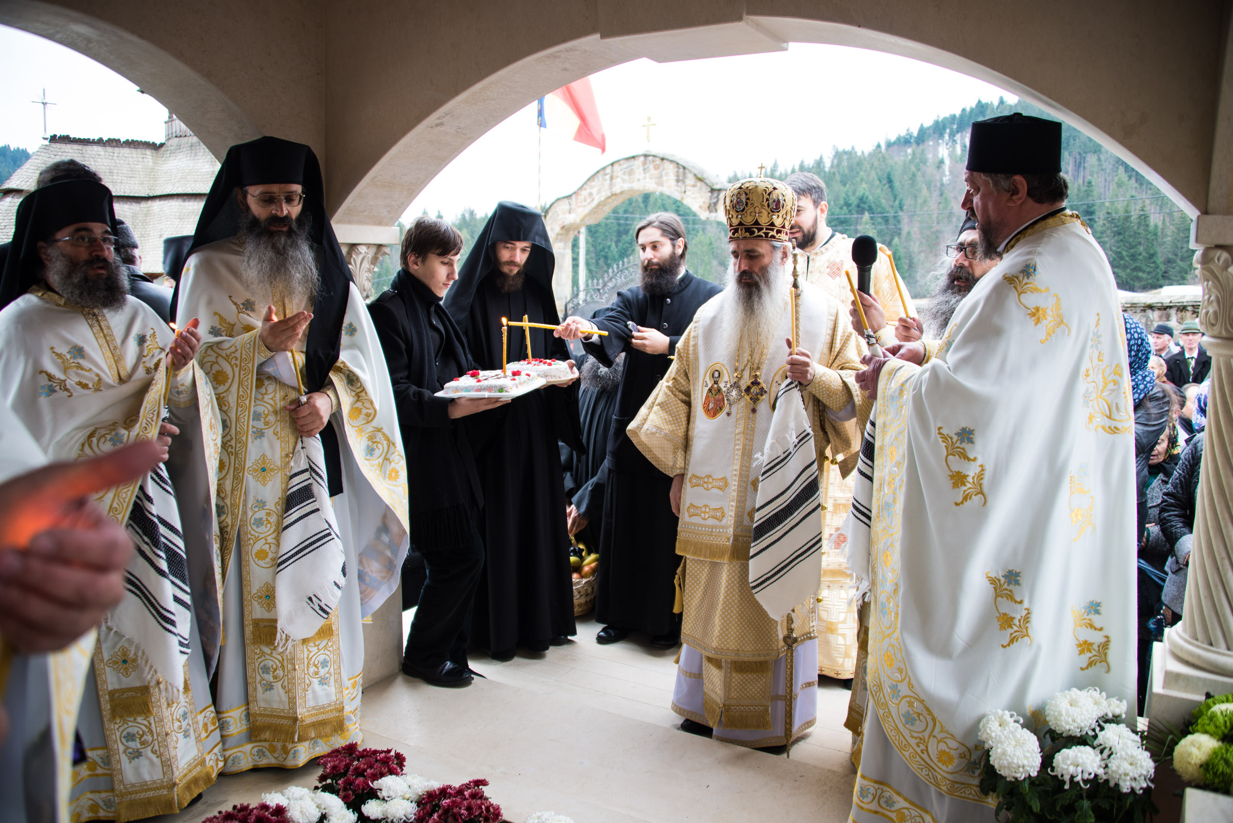 Hram la mănăstirea nemțeană Petru Vodă: „Omul are menirea să preguste din viața îngerească”