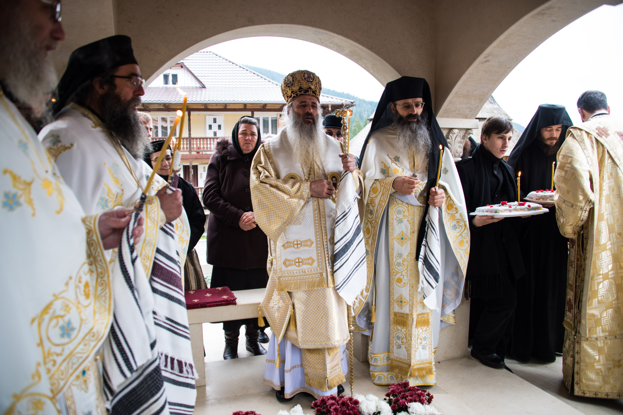 Hram la mănăstirea nemțeană Petru Vodă: „Omul are menirea să preguste din viața îngerească”