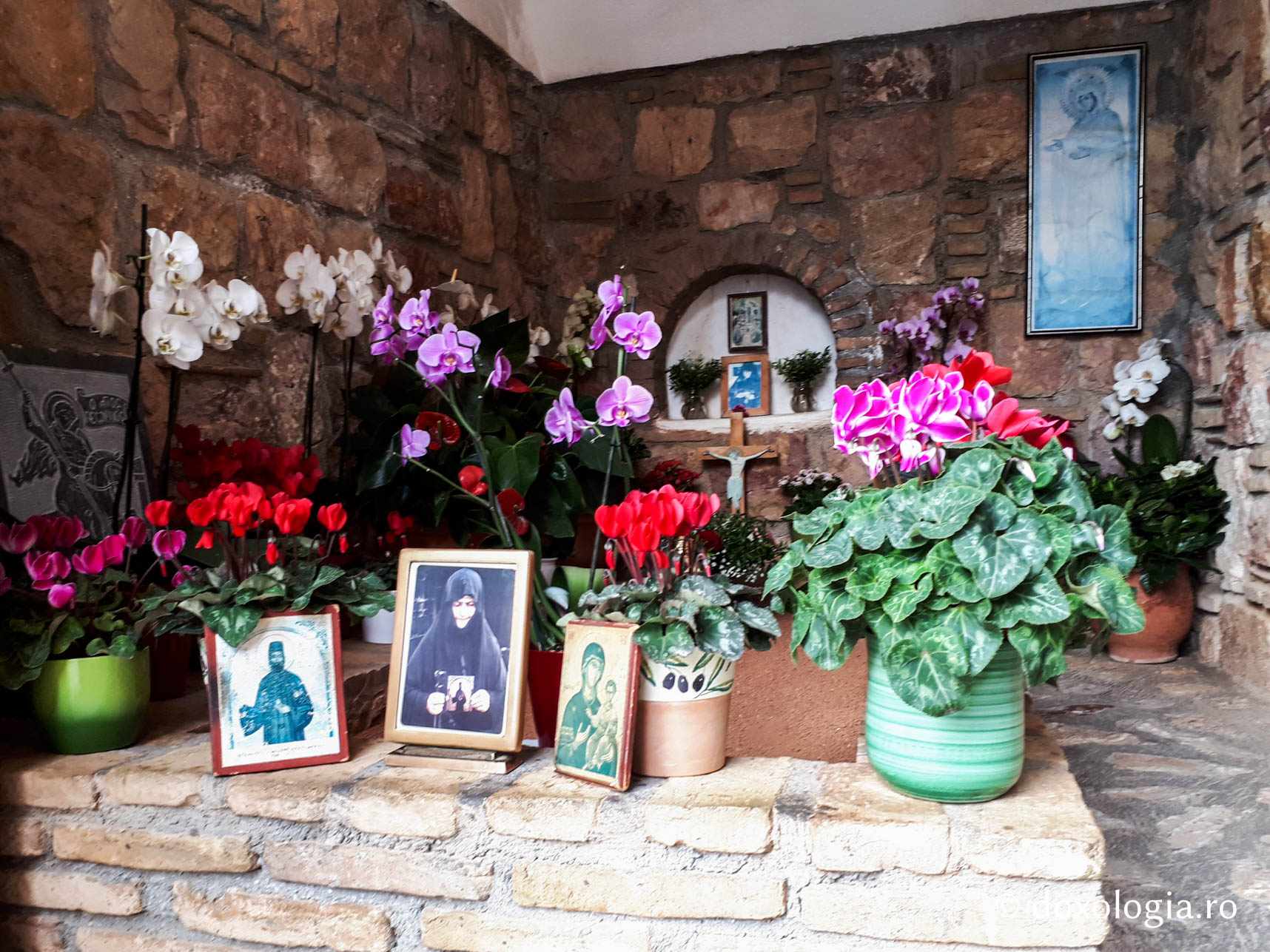 Mormântul Cuvioasei Macaria – monahia care a descoperit moaștele Sfântului Efrem cel Nou