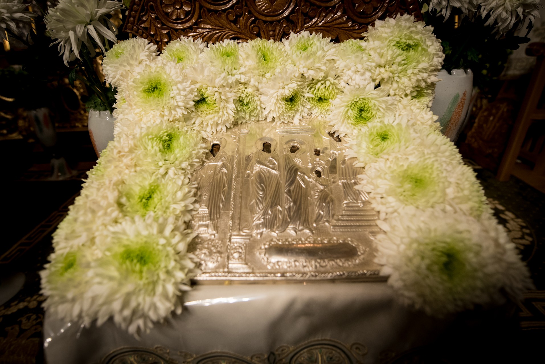 Preasfințitul Părinte Calinic Botoșăneanul, la hramul Schitului Vovidenia-Neamț: „Intrarea Maicii Domnului în biserică anticipează intrarea noastră în Biserică prin Sfintele Taine”